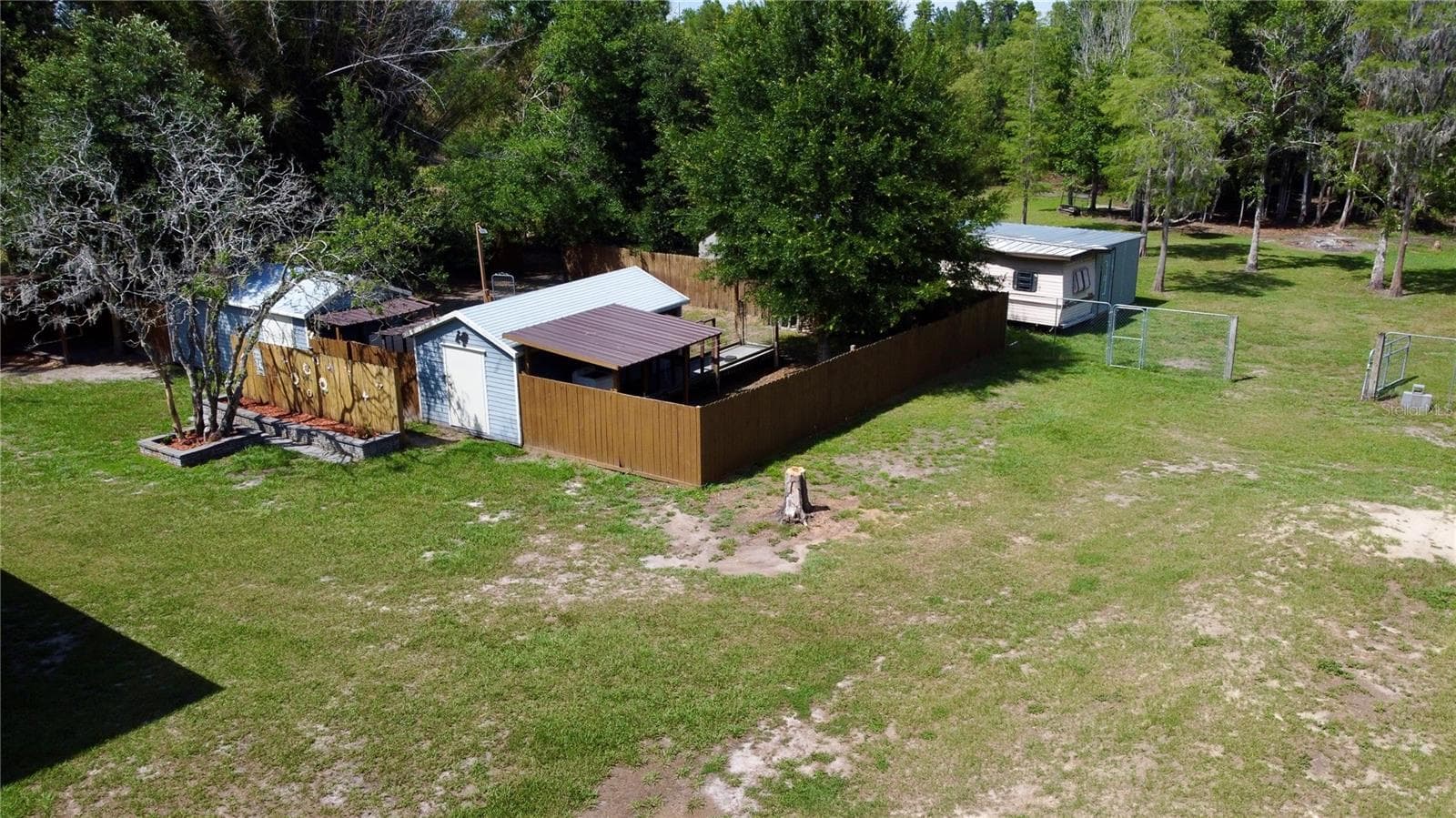 Manufactured Home at 136 CREEKWOOD RUN, LAKELAND, photo 79 of 92