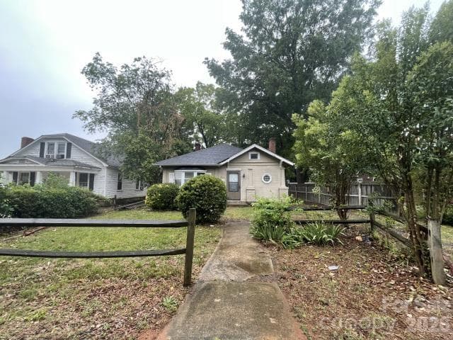 Single Family Residence at Charlotte, photo 6 of 8