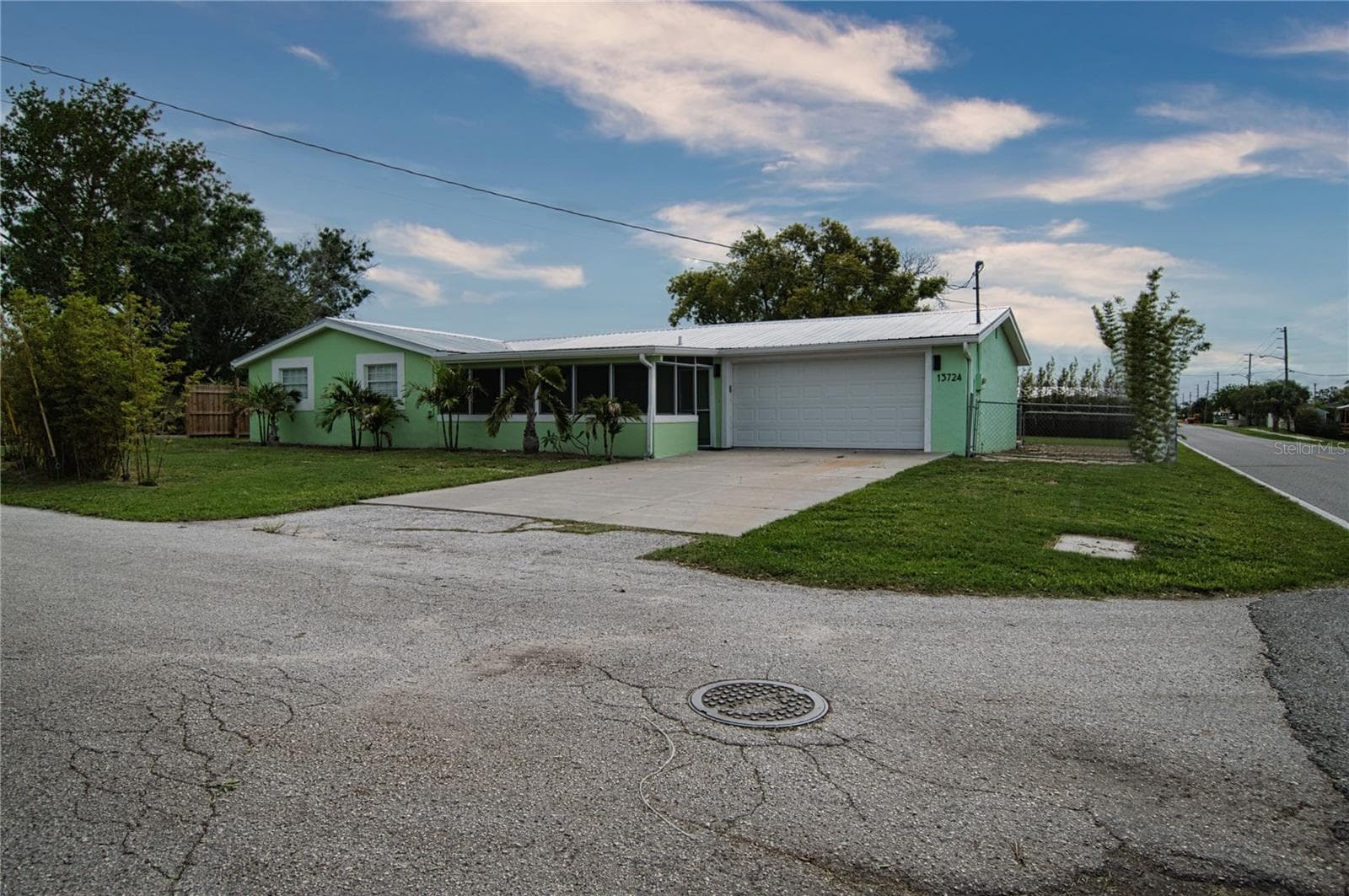 Amazing corner lot and large parking pad. - 13724 COX AVE, HUDSON