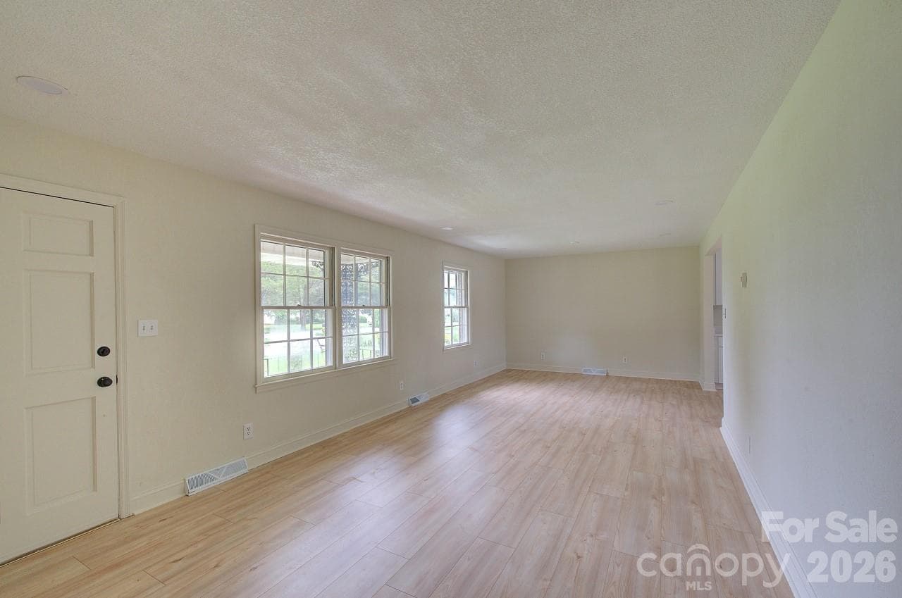 Great Room - 1195 Holly Springs Road, Lyman