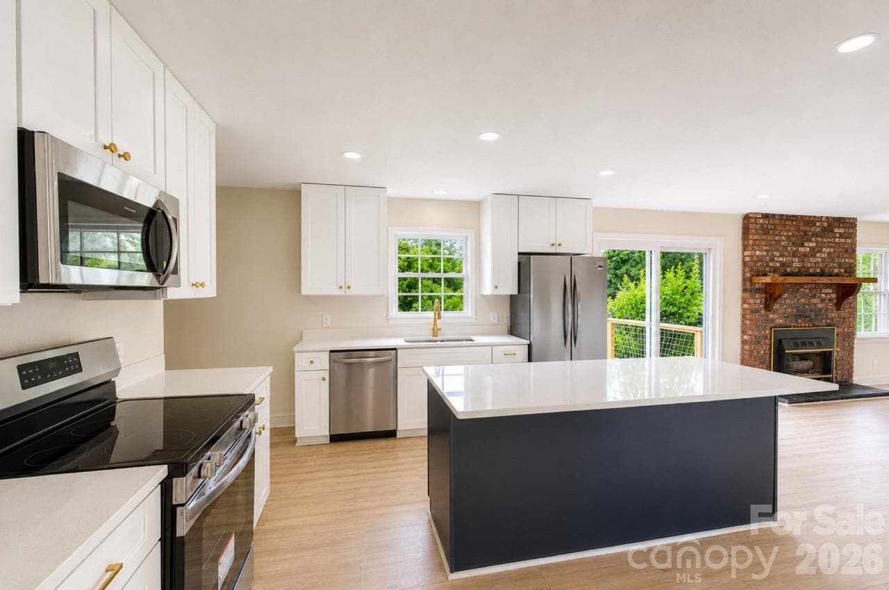 Kitchen - 1195 Holly Springs Road, Lyman