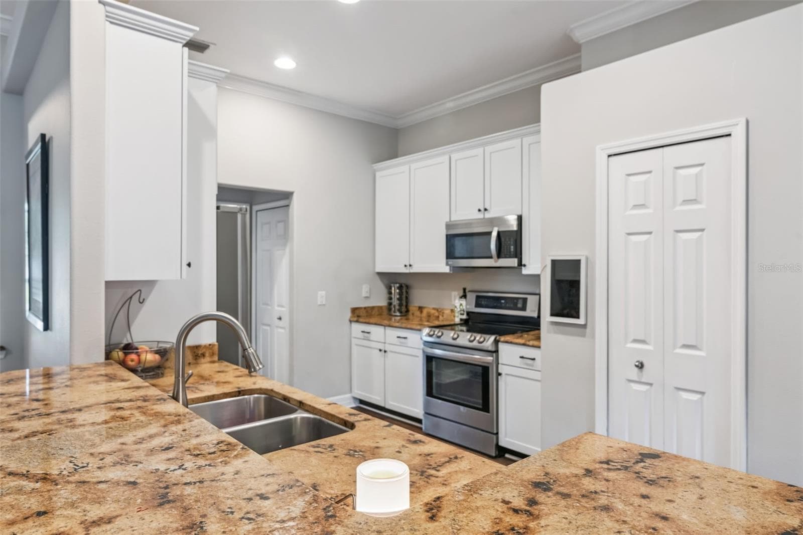 Kitchen - 242 BLUE WATER ST, EUSTIS