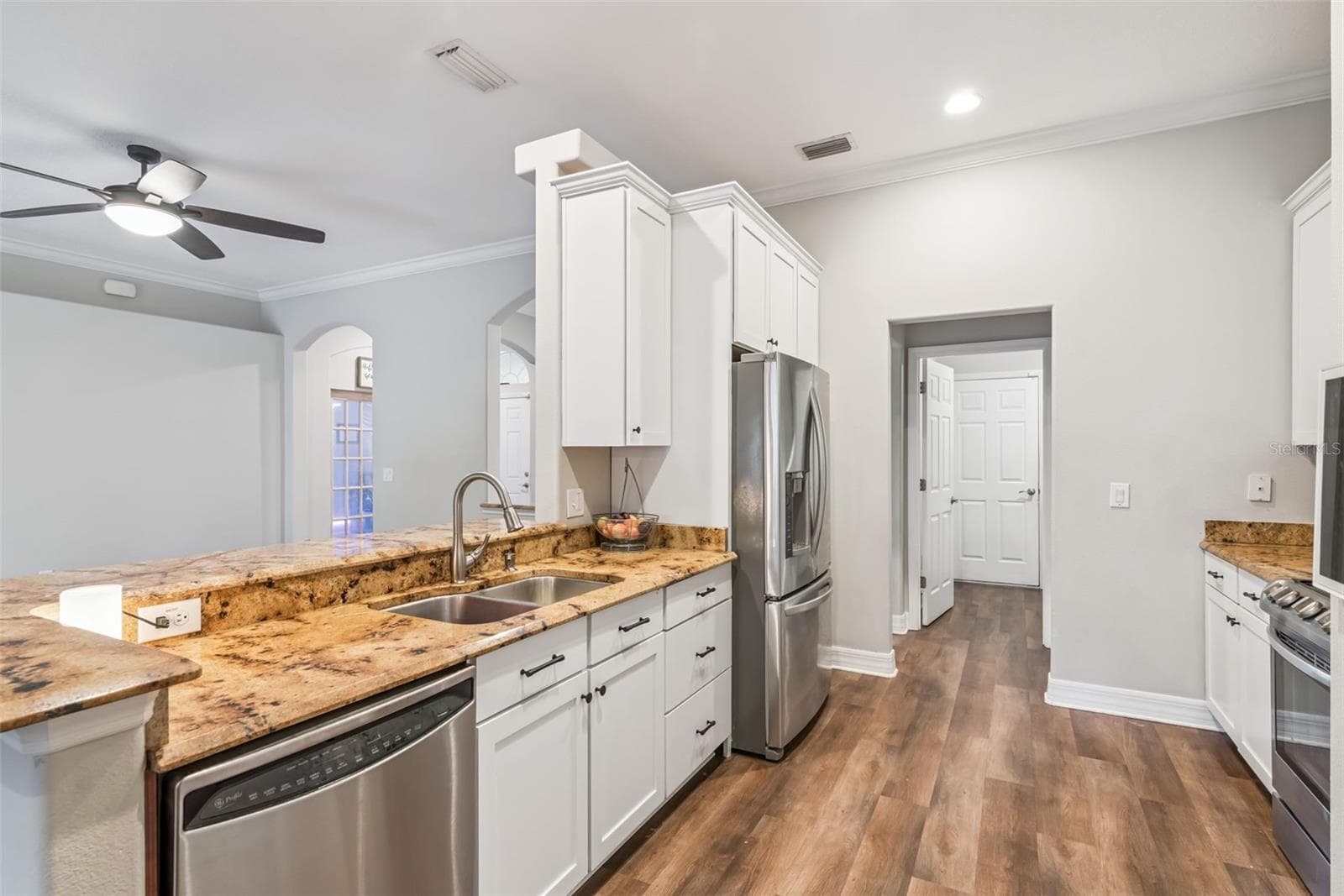 Kitchen - 242 BLUE WATER ST, EUSTIS
