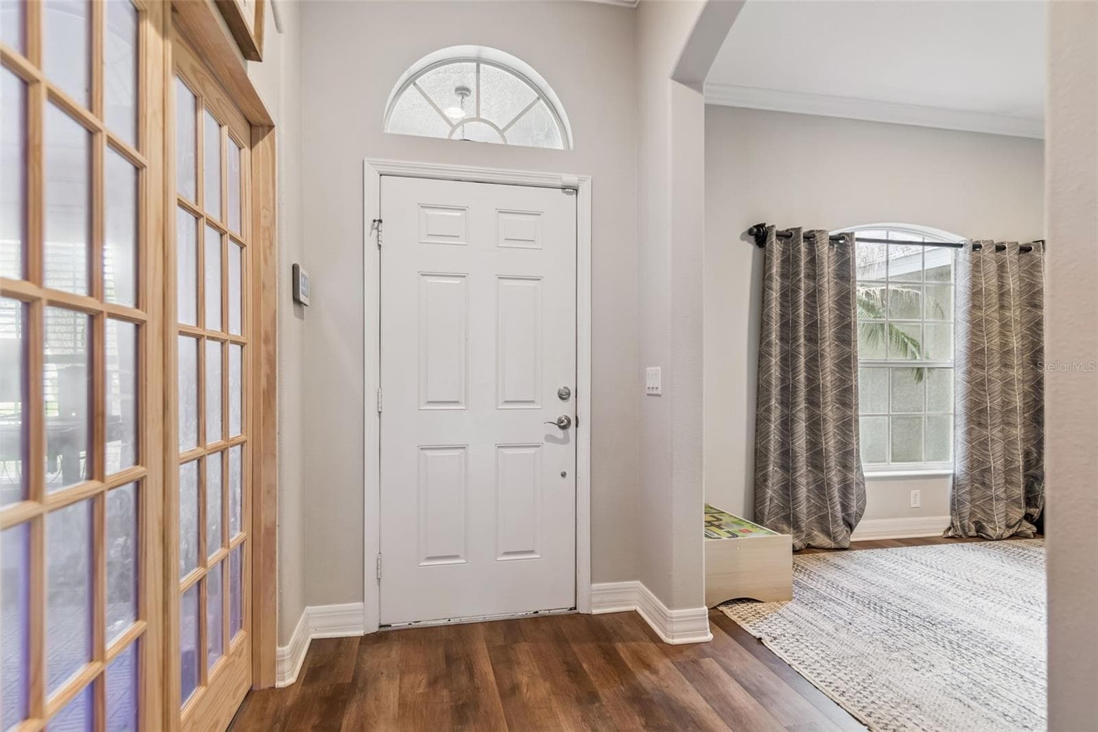 Formal Entry - 242 BLUE WATER ST, EUSTIS