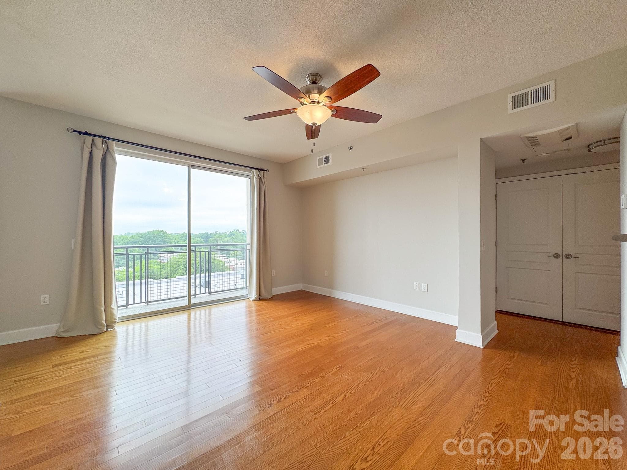 Condominium at Charlotte, photo 2 of 29