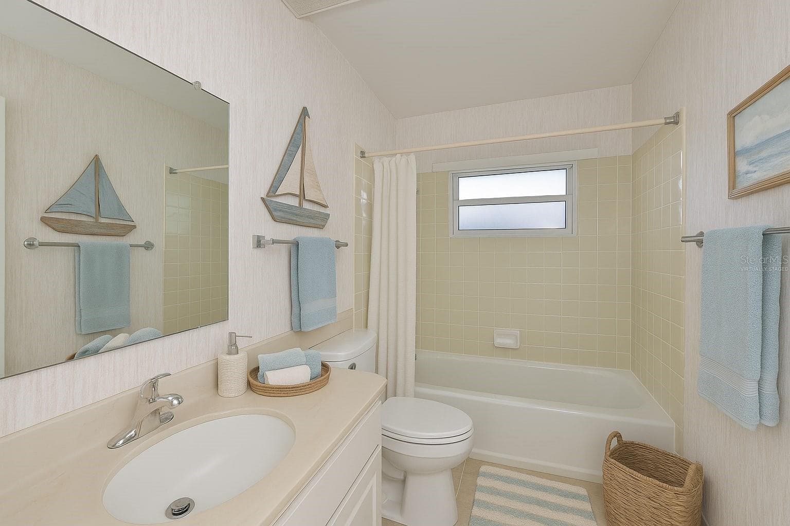 Virtually Staged Guest Bath - 1525 ALLEGHENY DR, SUN CITY CENTER