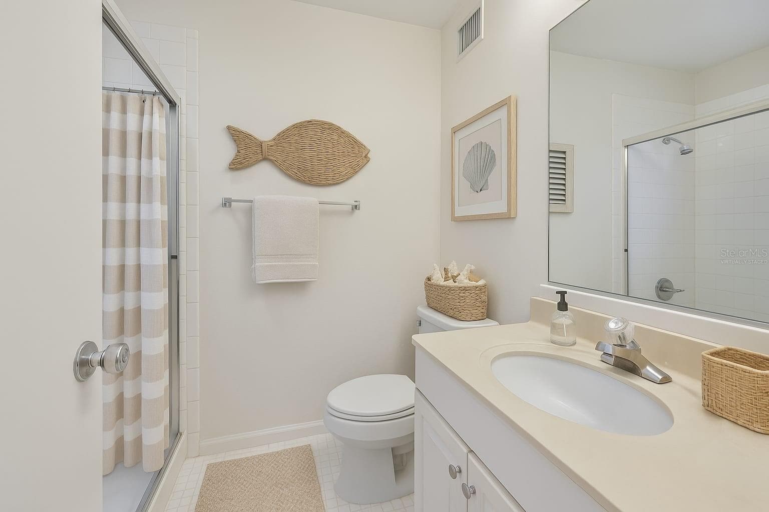 Virtually Staged Primary Bathroom - 1525 ALLEGHENY DR, SUN CITY CENTER