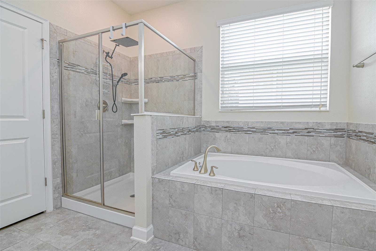 Single Family Residence at 5973 CYPRESS HILL RD, WINTER GARDEN, photo 17 of 44
