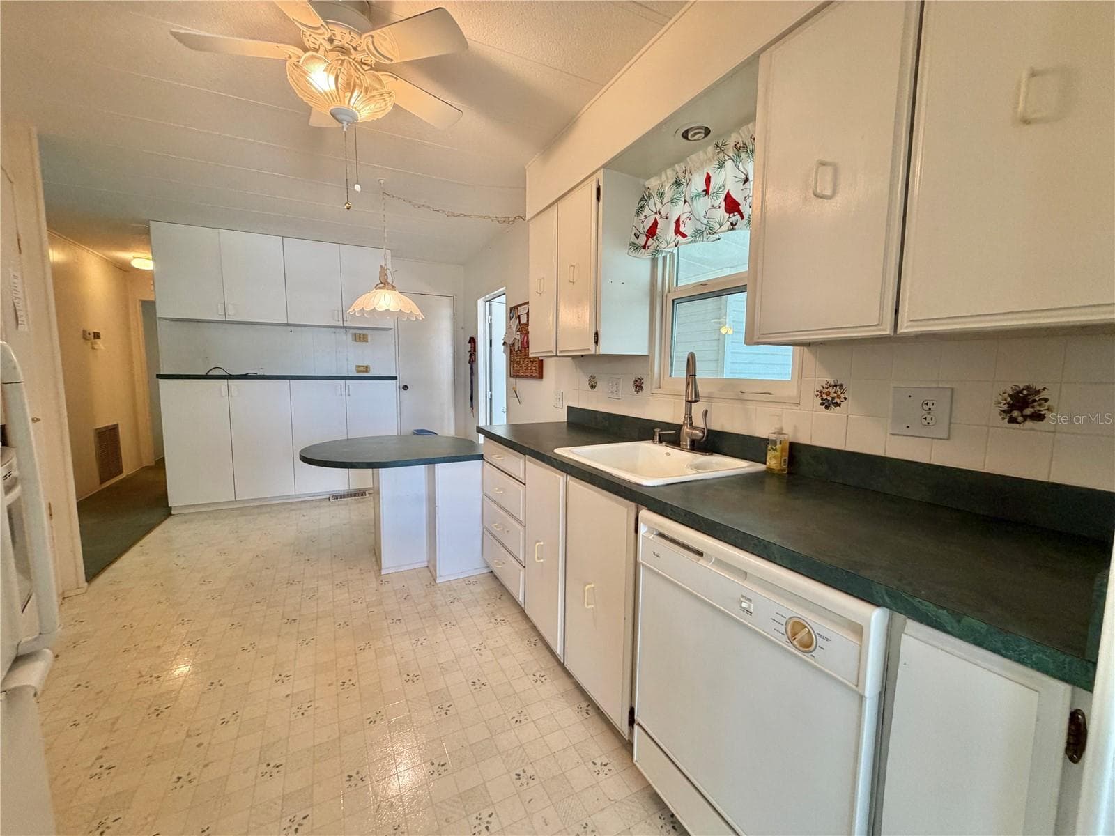 Mobile Home at 132 TAMARISK WAY, LEESBURG, photo 17 of 52