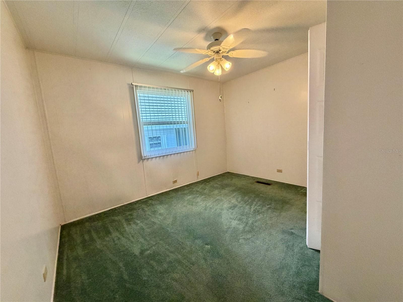 Mobile Home at 132 TAMARISK WAY, LEESBURG, photo 21 of 52