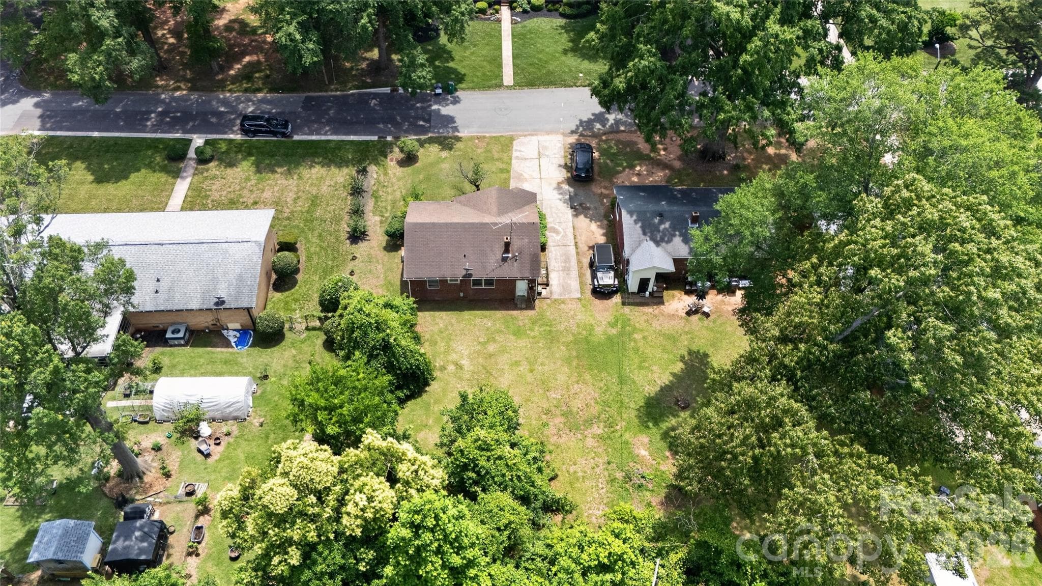 Single Family Residence at 1632 Madison Avenue, Charlotte, photo 4 of 40