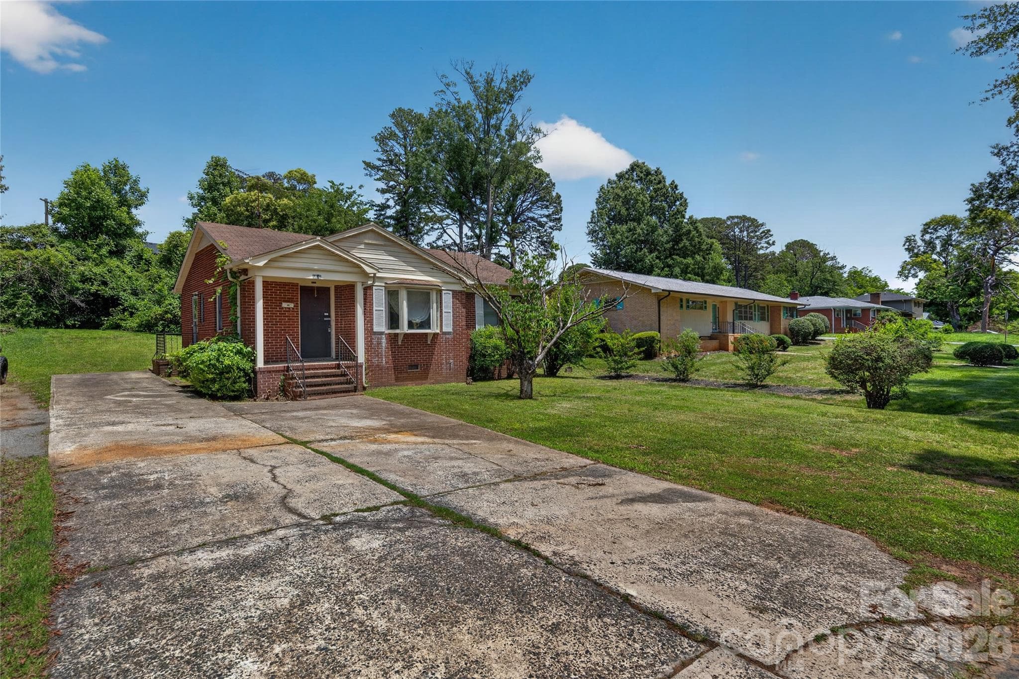 Single Family Residence at 1632 Madison Avenue, Charlotte, photo 8 of 40