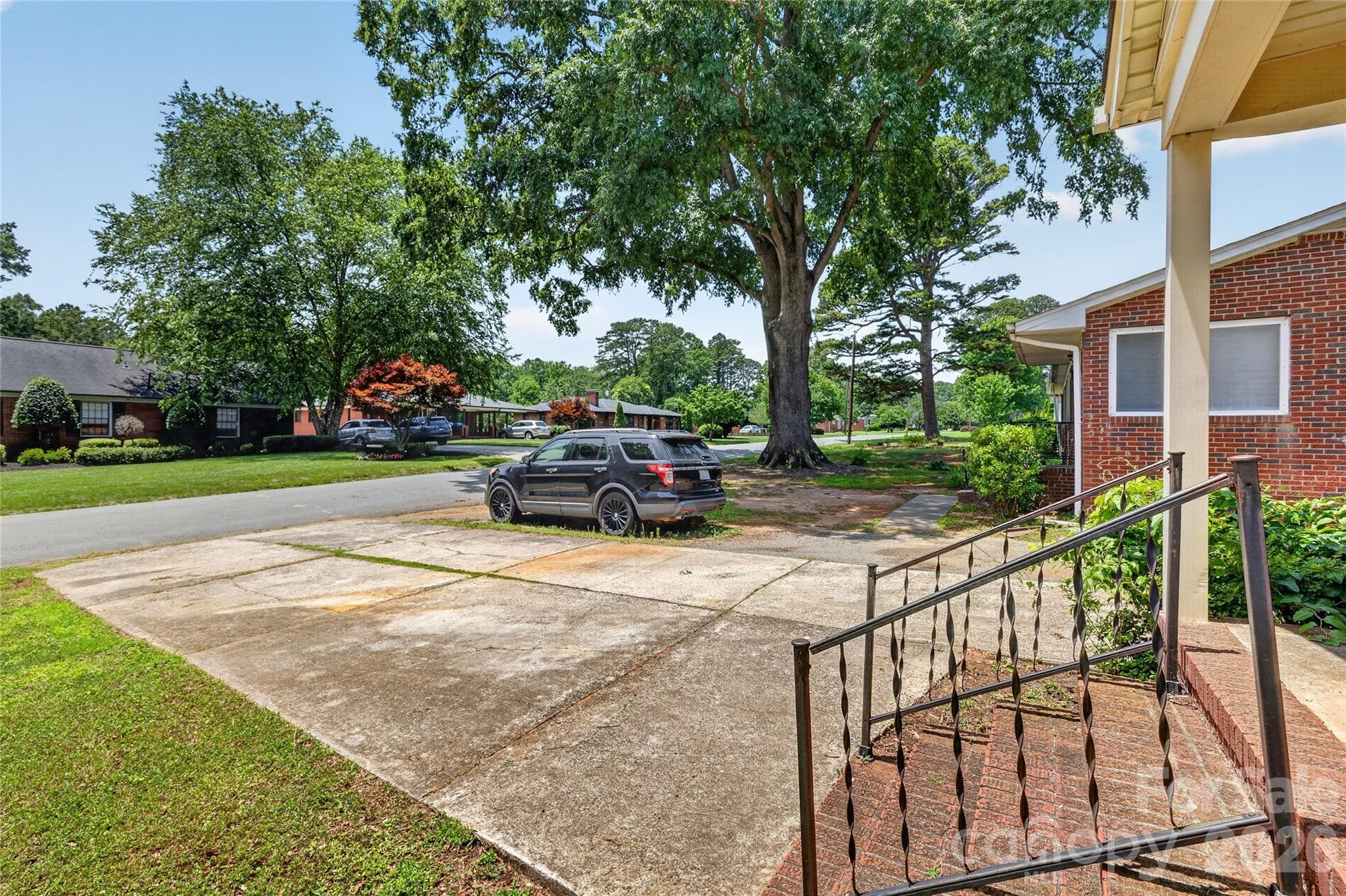 Single Family Residence at 1632 Madison Avenue, Charlotte, photo 10 of 40