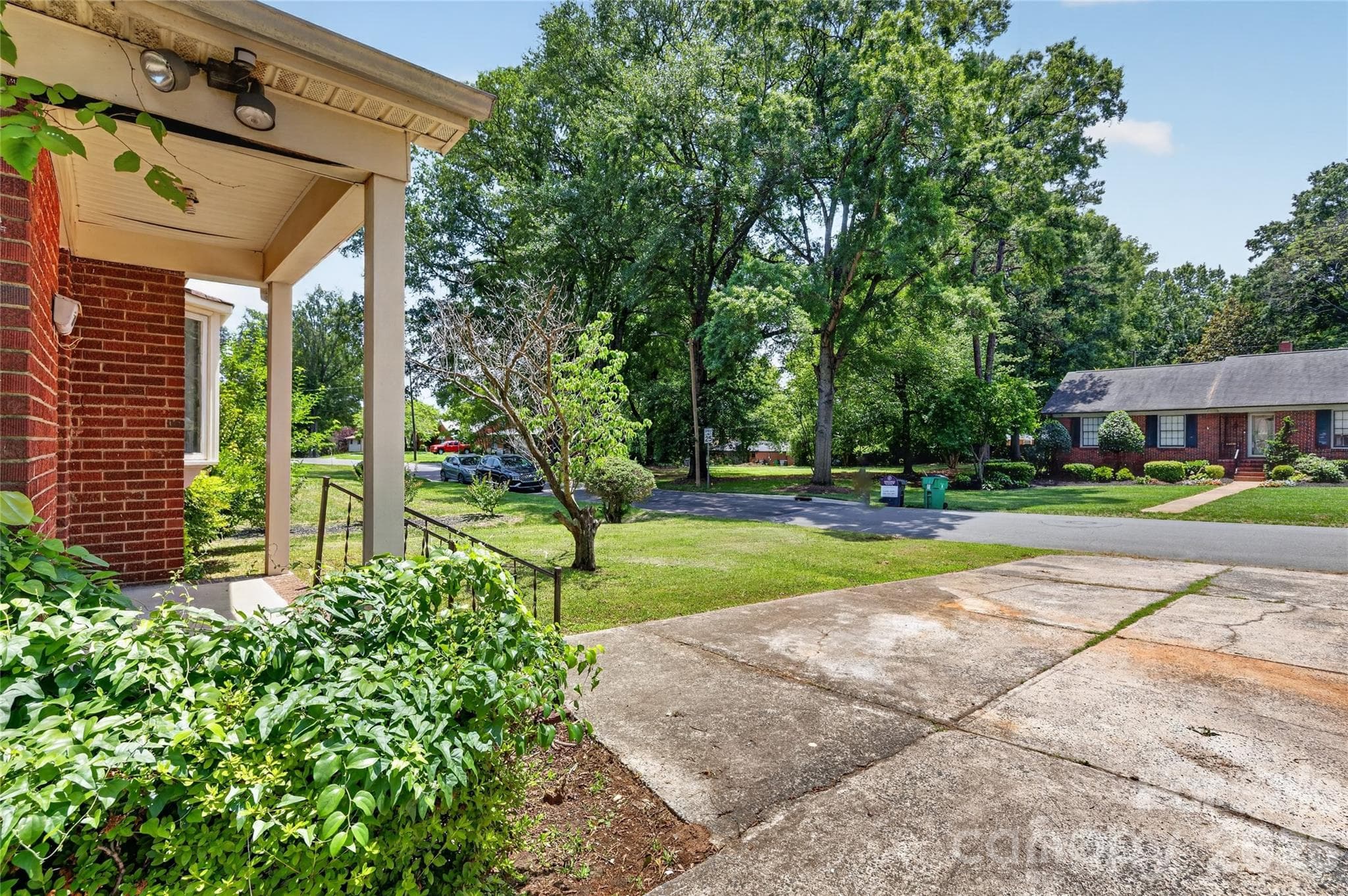 Single Family Residence at 1632 Madison Avenue, Charlotte, photo 11 of 40