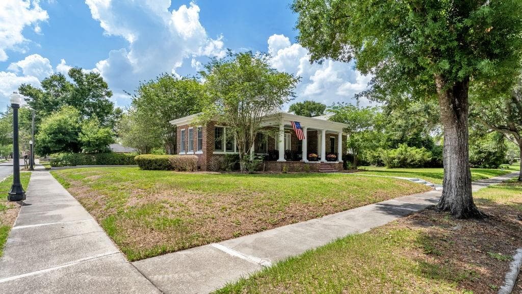 Single Family Residence at 747 S CLAYTON AVE, LAKELAND, photo 2 of 50