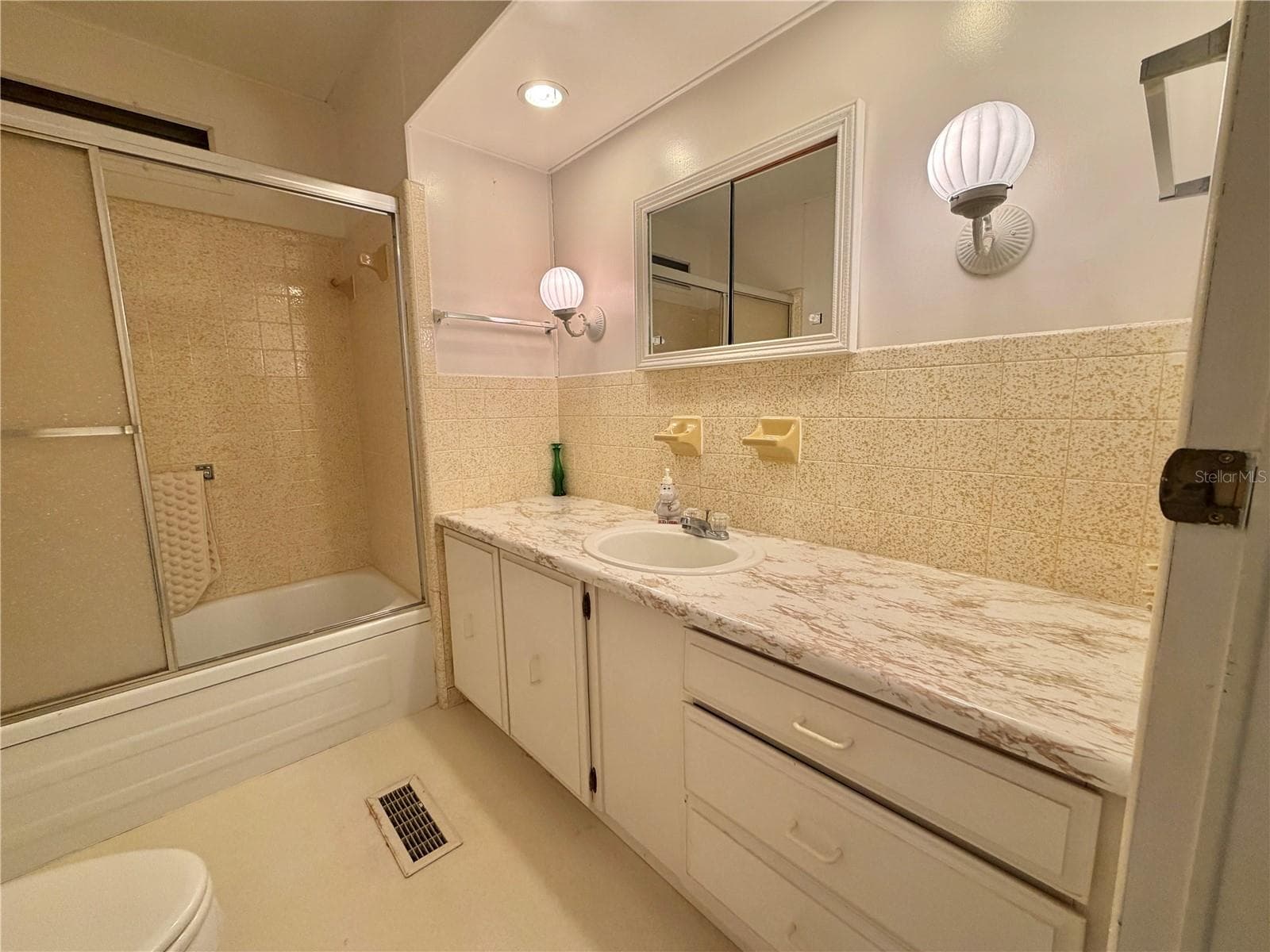 Mobile Home at 132 TAMARISK WAY, LEESBURG, photo 24 of 52