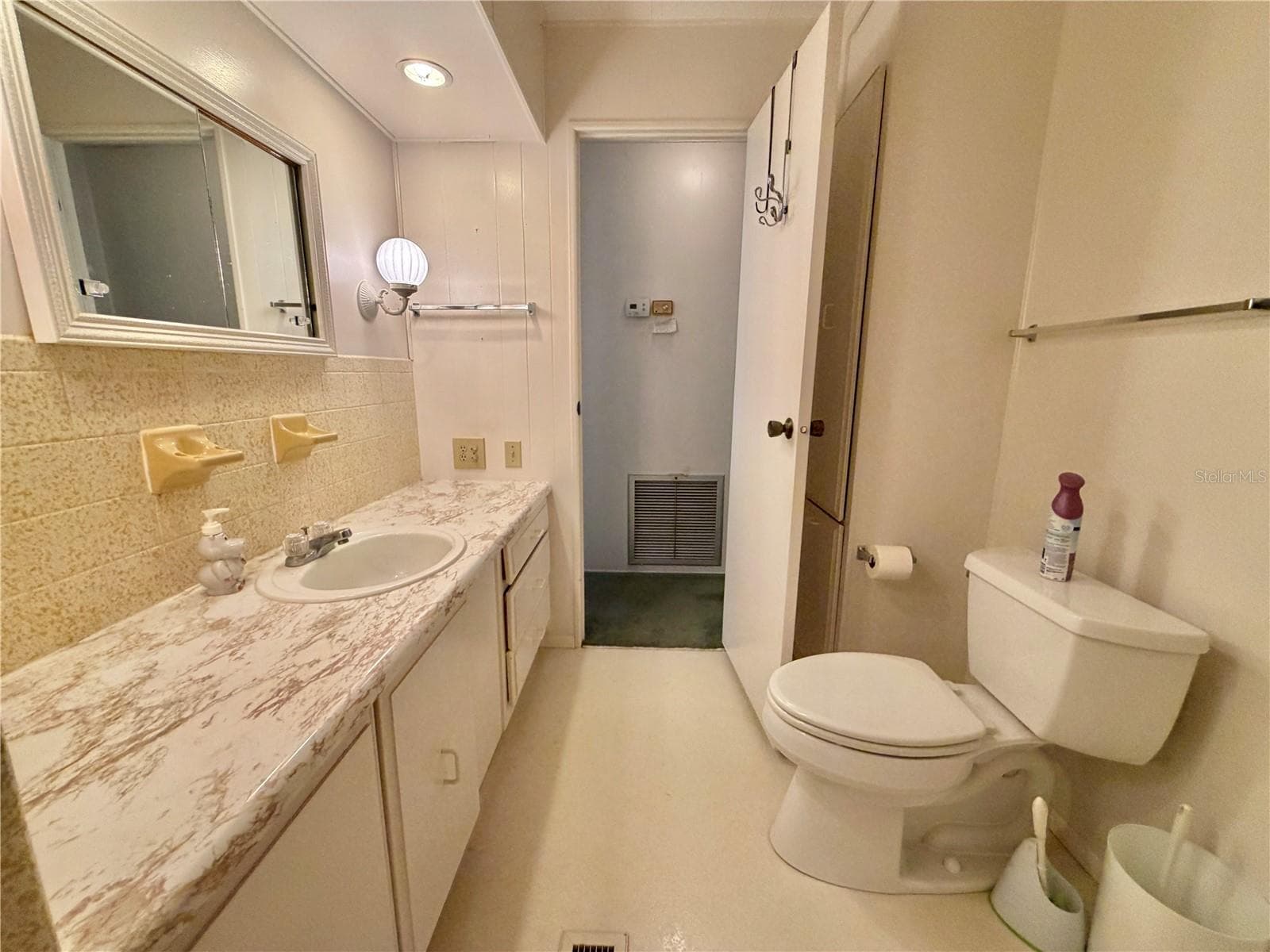 Mobile Home at 132 TAMARISK WAY, LEESBURG, photo 25 of 52