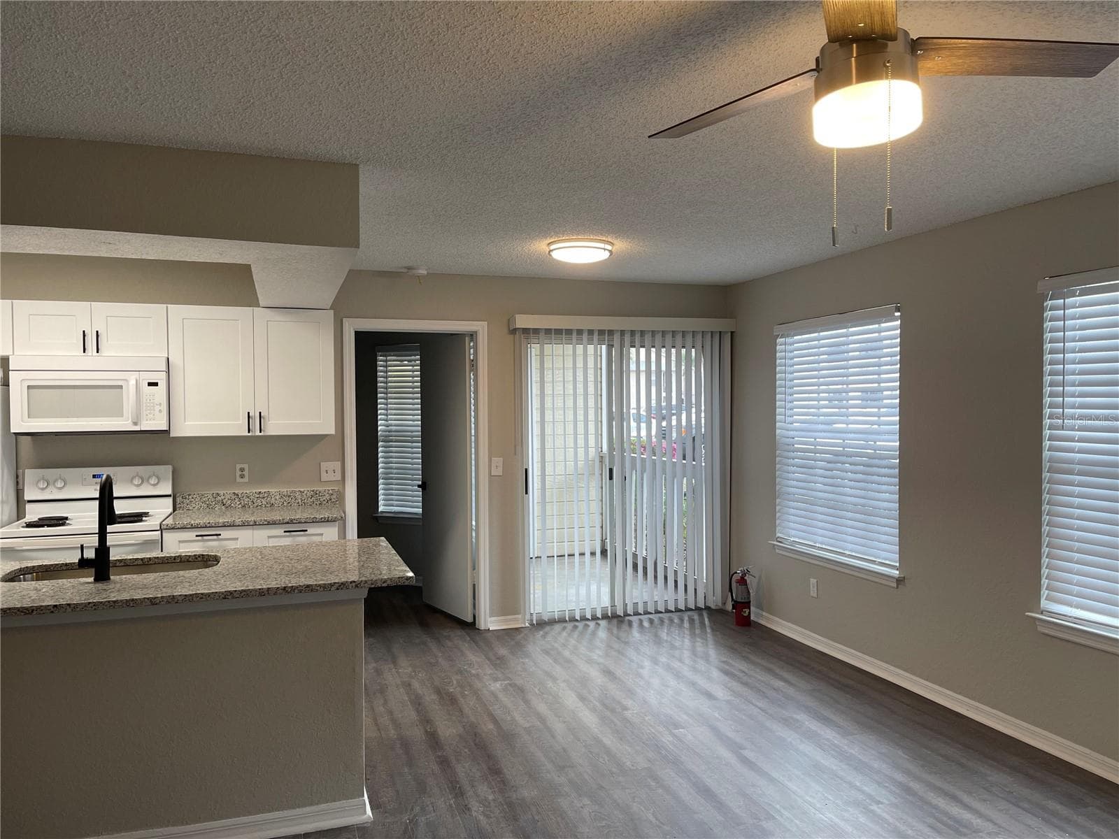 Luxury vinyl flooring throughout - 1027 S HIAWASSEE RD #2311, ORLANDO