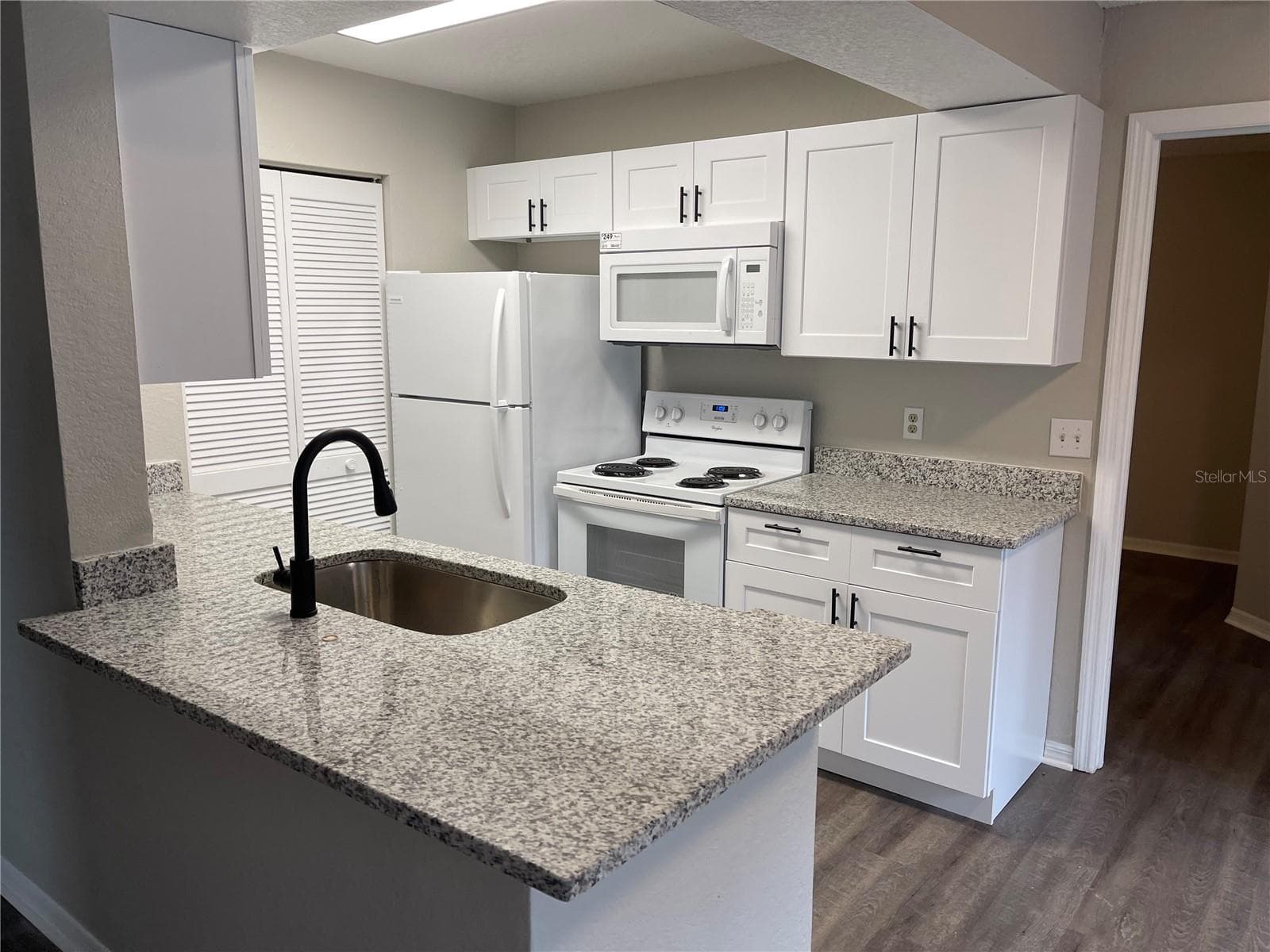 Stone counter tops - 1027 S HIAWASSEE RD #2311, ORLANDO