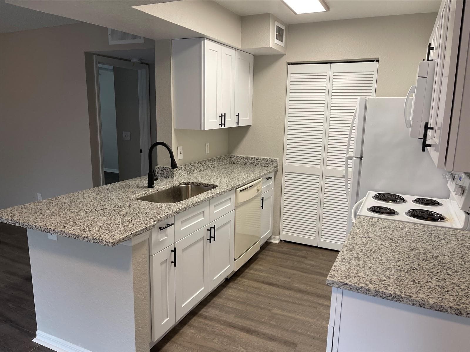 Light and bright - 1027 S HIAWASSEE RD #2311, ORLANDO