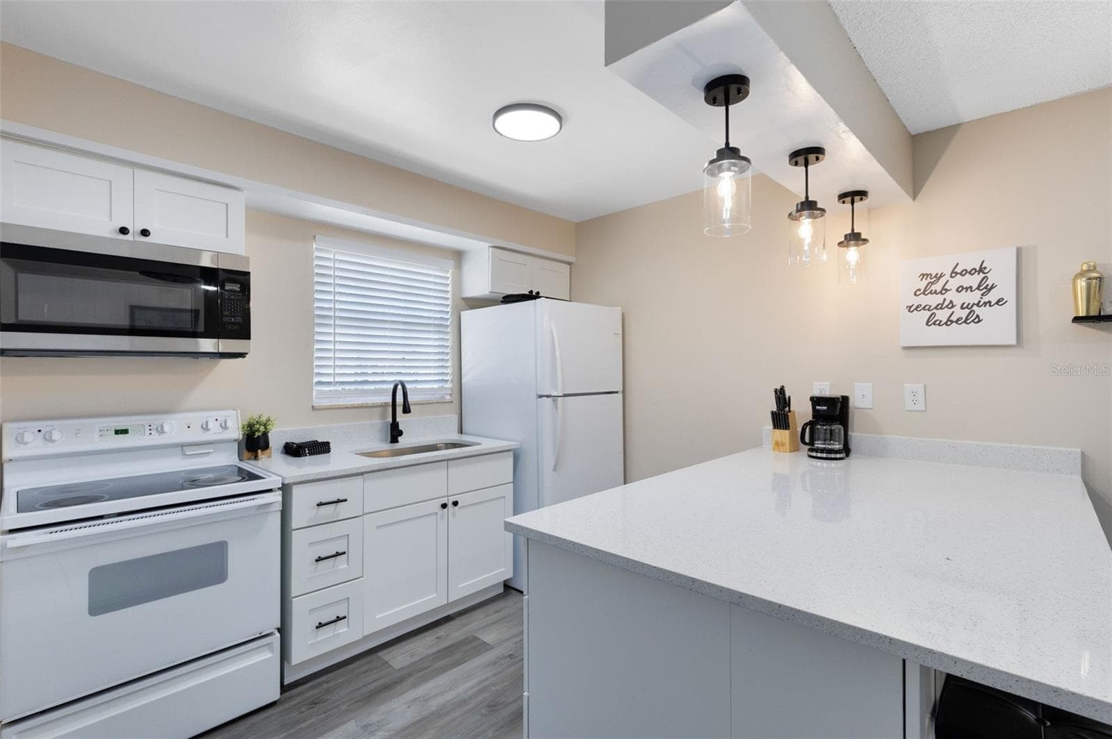 Duplex at 1228 E MURIEL ST, ORLANDO, photo 5 of 37