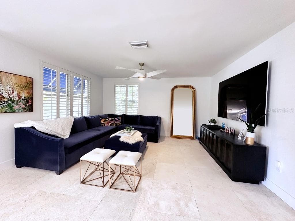 Living Room - 155 112TH AVE #A, TREASURE ISLAND