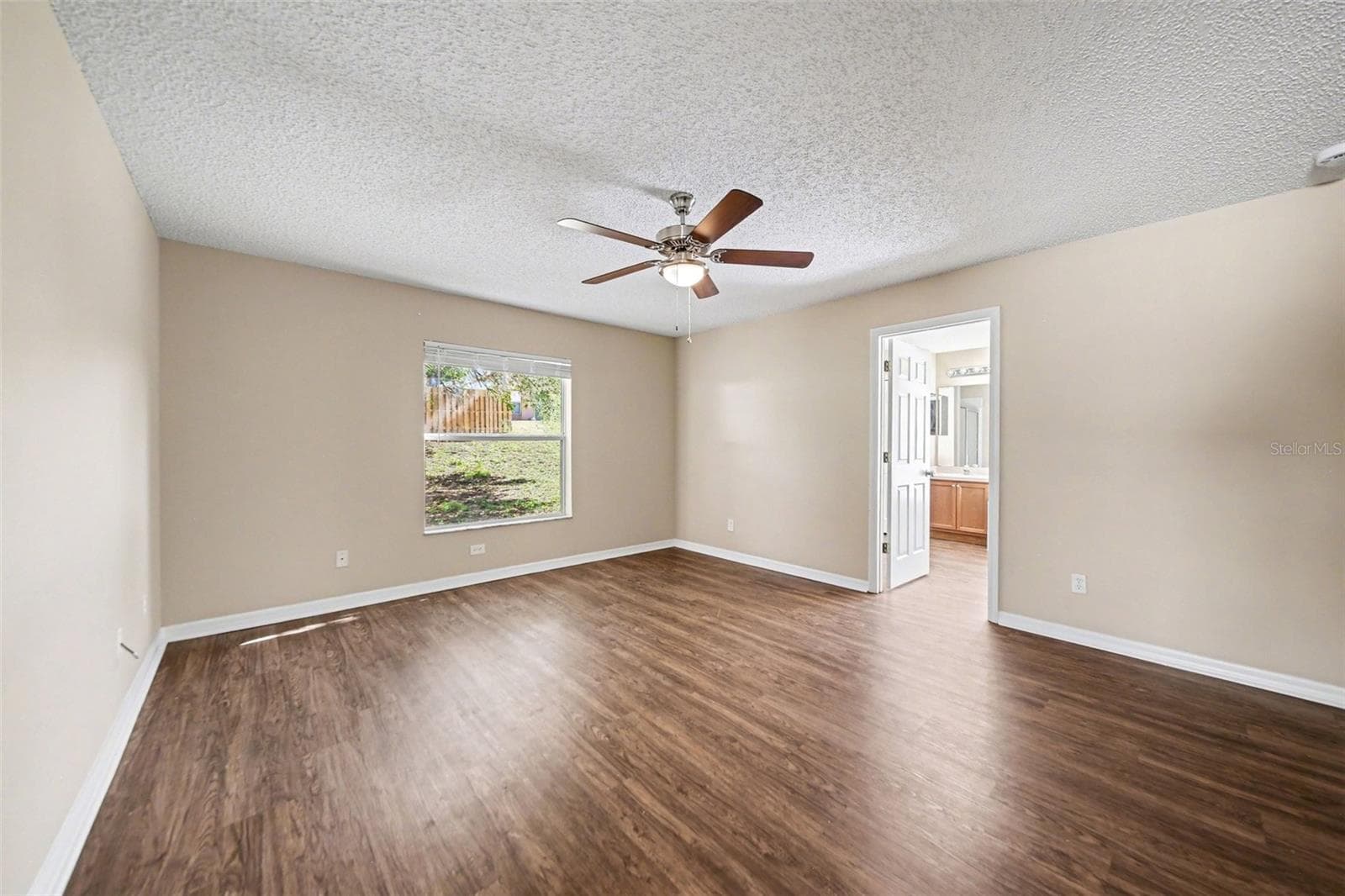Single Family Residence at 1110 BLUEGRASS DR, GROVELAND, photo 11 of 19