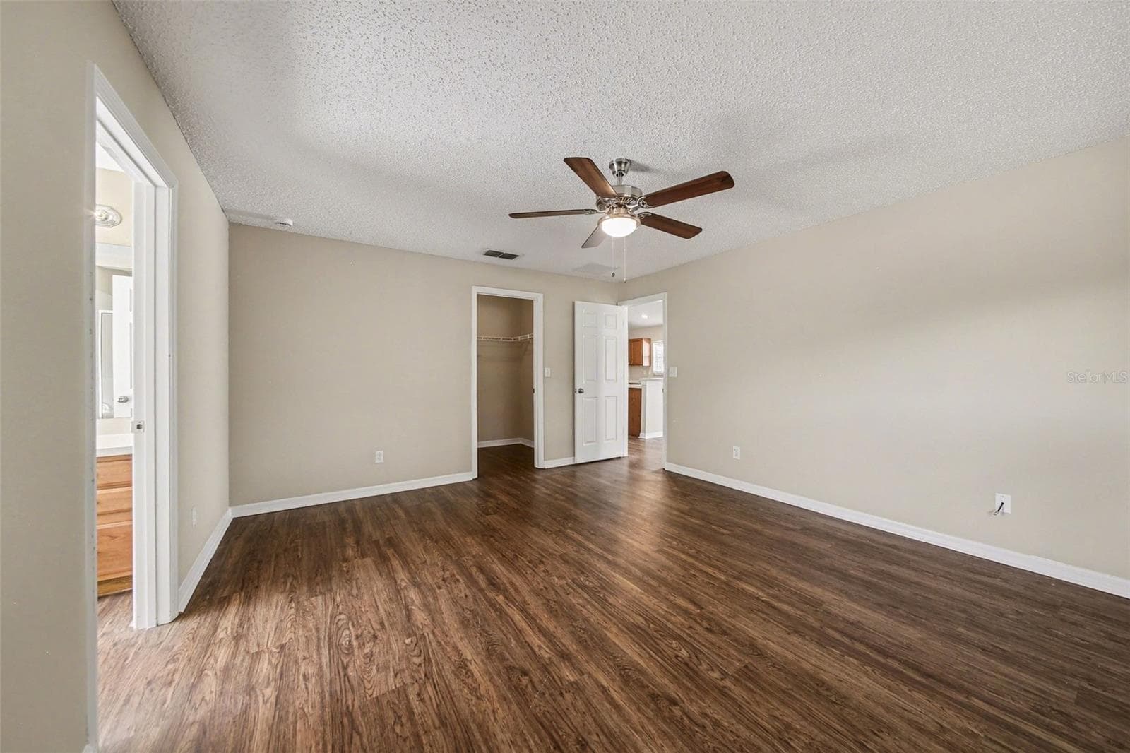 Single Family Residence at 1110 BLUEGRASS DR, GROVELAND, photo 6 of 19