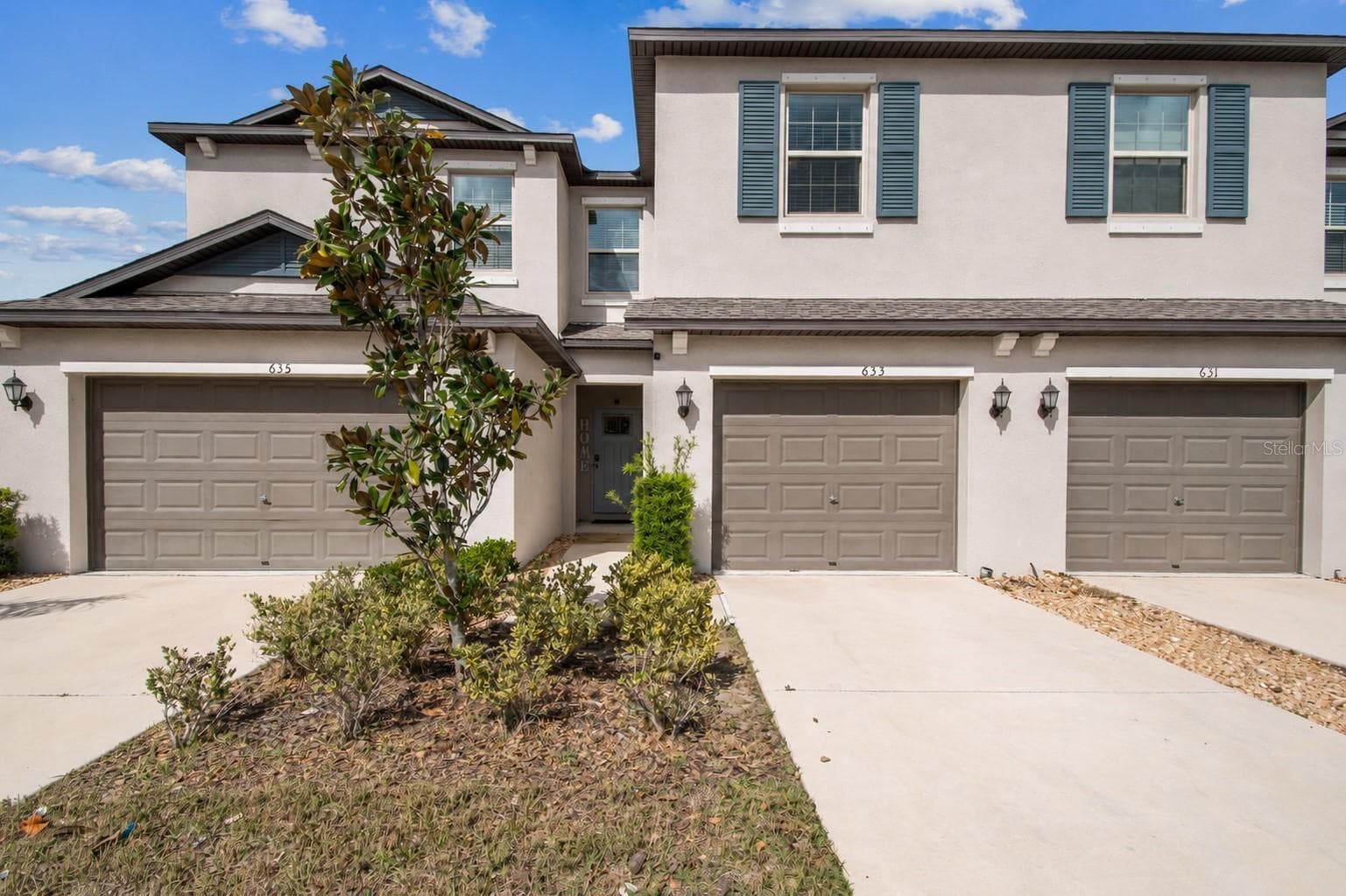 633 ROYAL EMPRESS DR