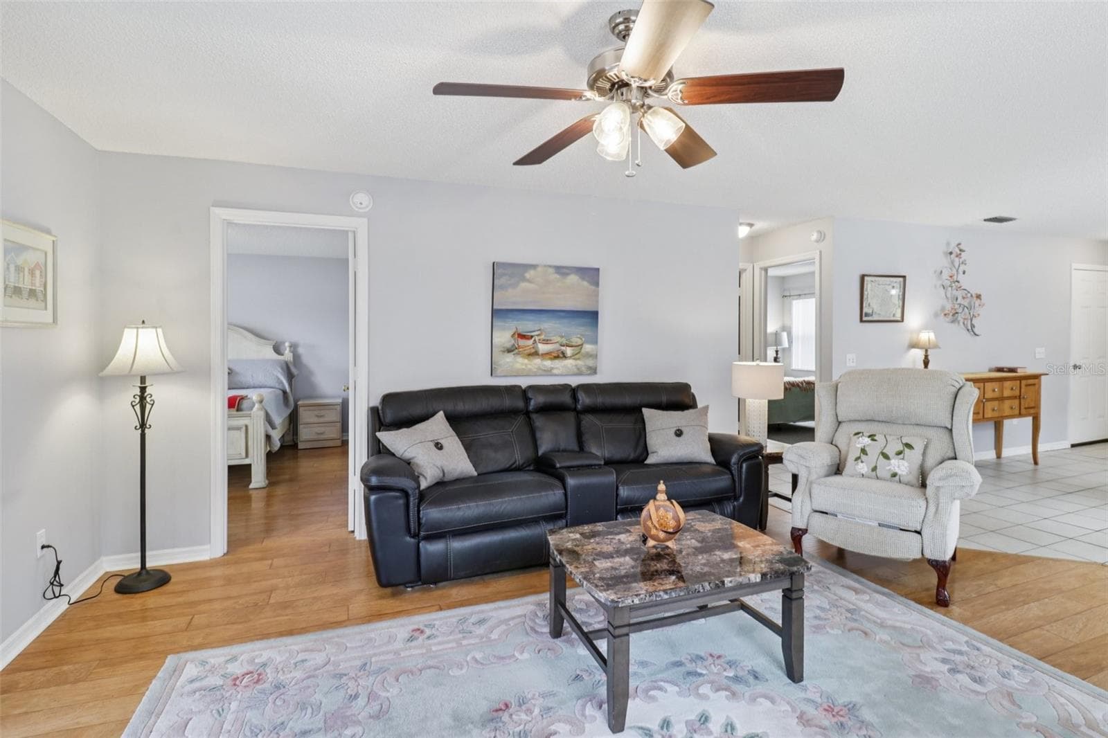 Living Room - 914 MENDOZA BLVD, LADY LAKE