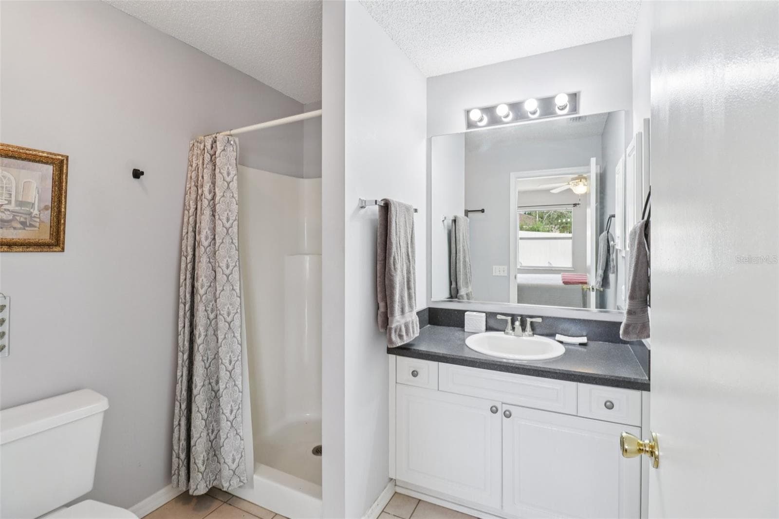 Master Bath - 914 MENDOZA BLVD, LADY LAKE