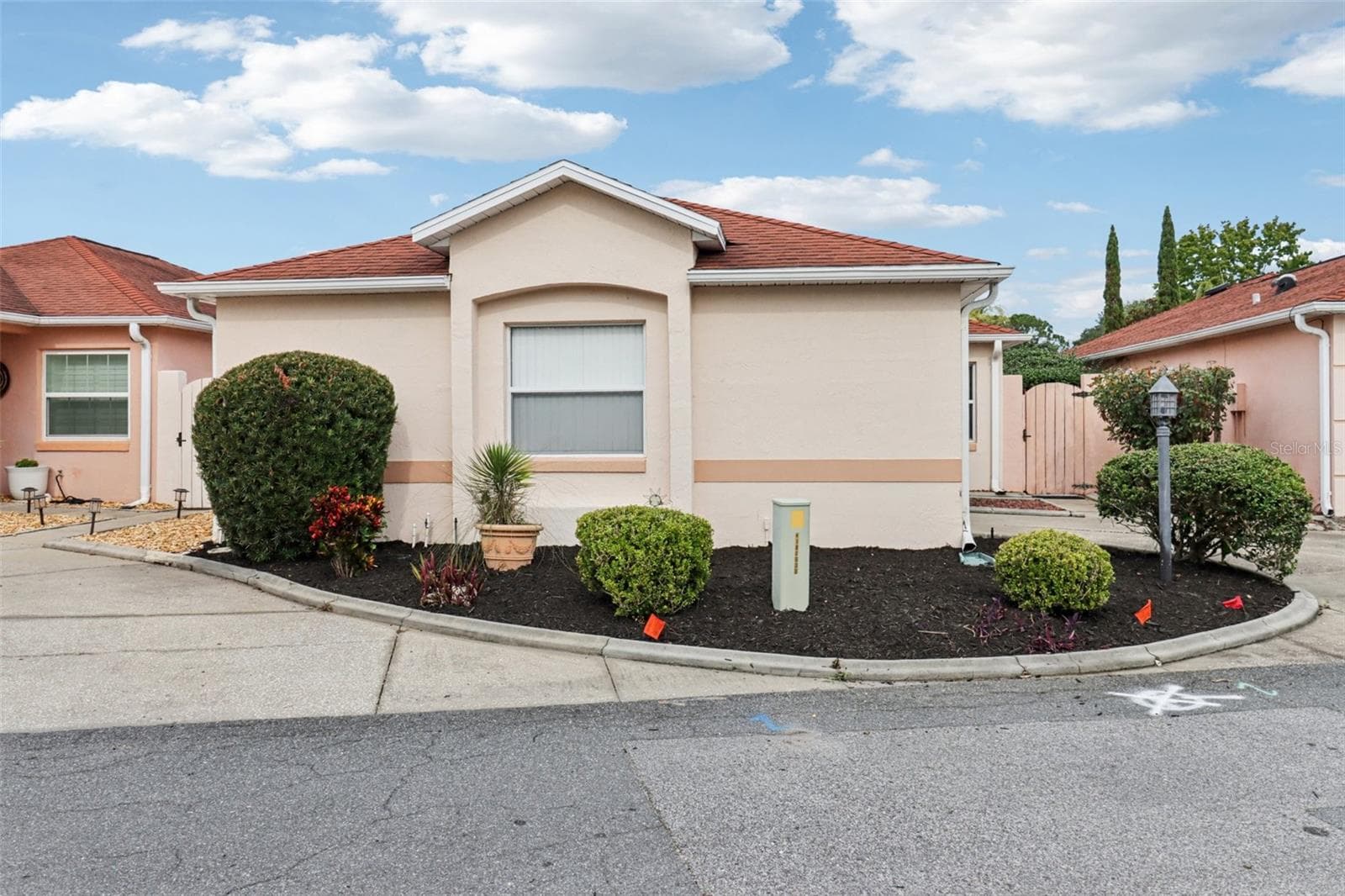 Front - 914 MENDOZA BLVD, LADY LAKE