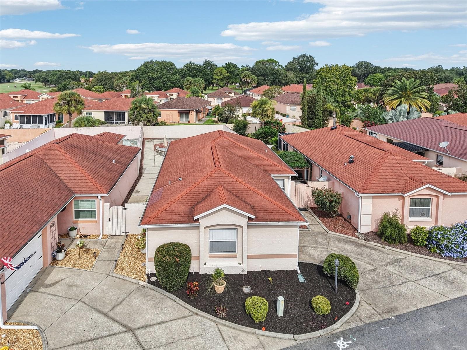 Elevated Front - 914 MENDOZA BLVD, LADY LAKE