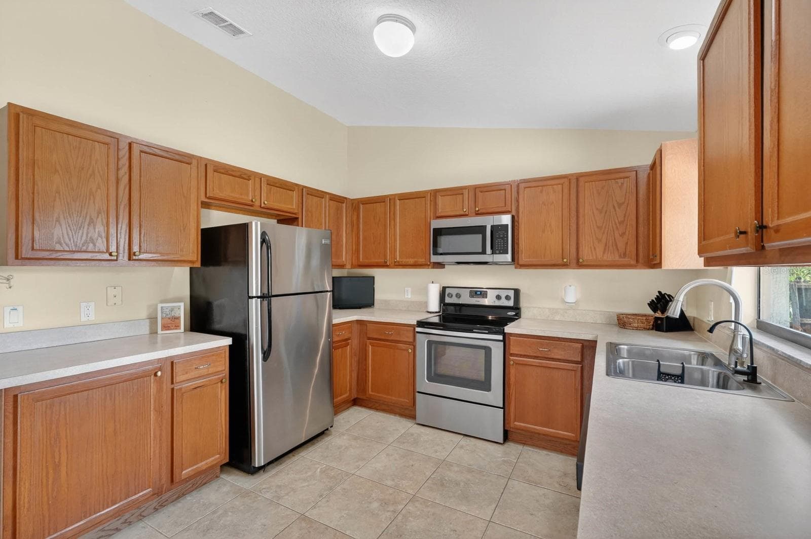 Single Family Residence at 1520 3RD AVE, DELAND, photo 13 of 36