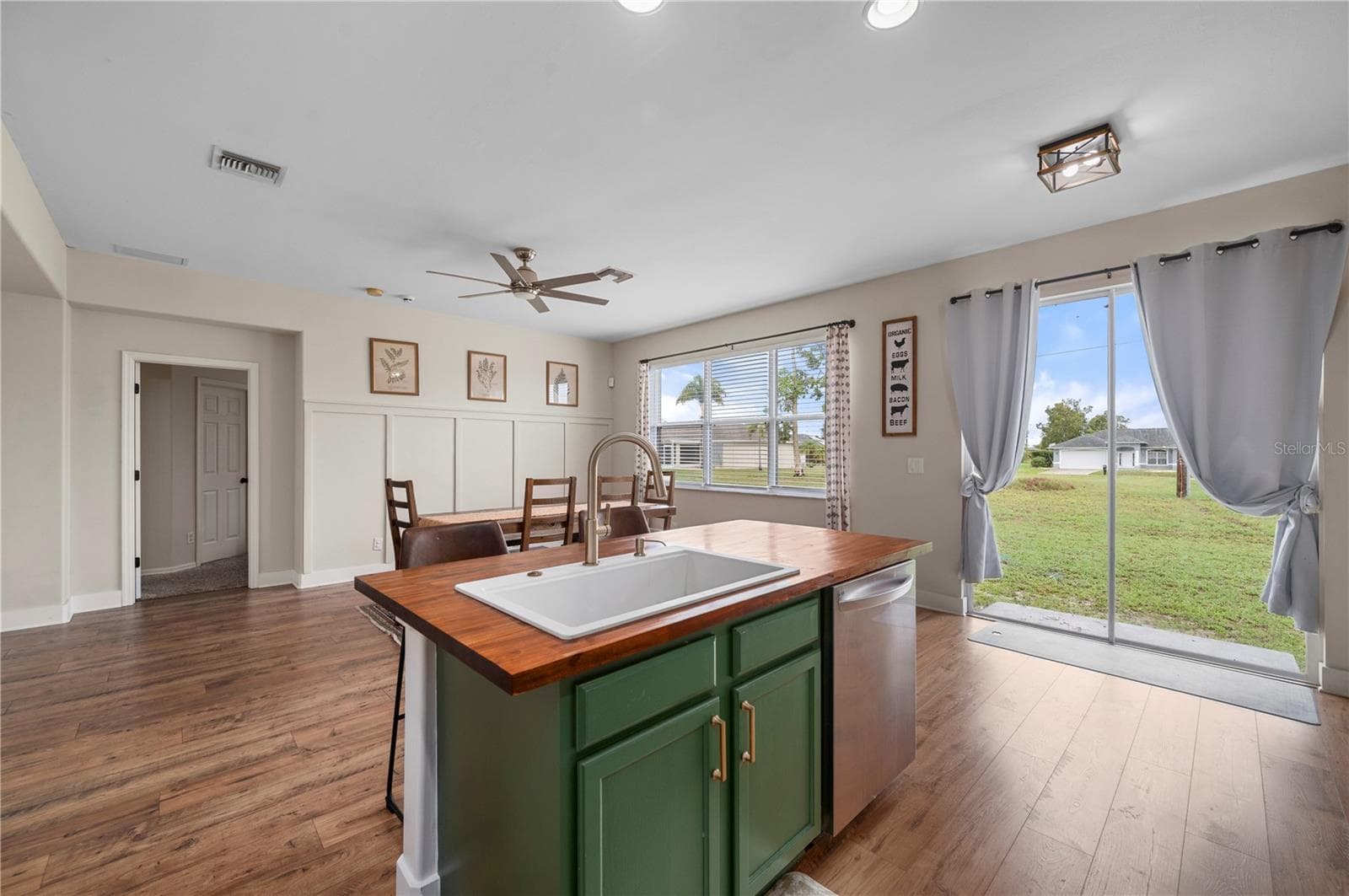 Single Family Residence at 25538 PRADA DR, PUNTA GORDA, photo 10 of 40