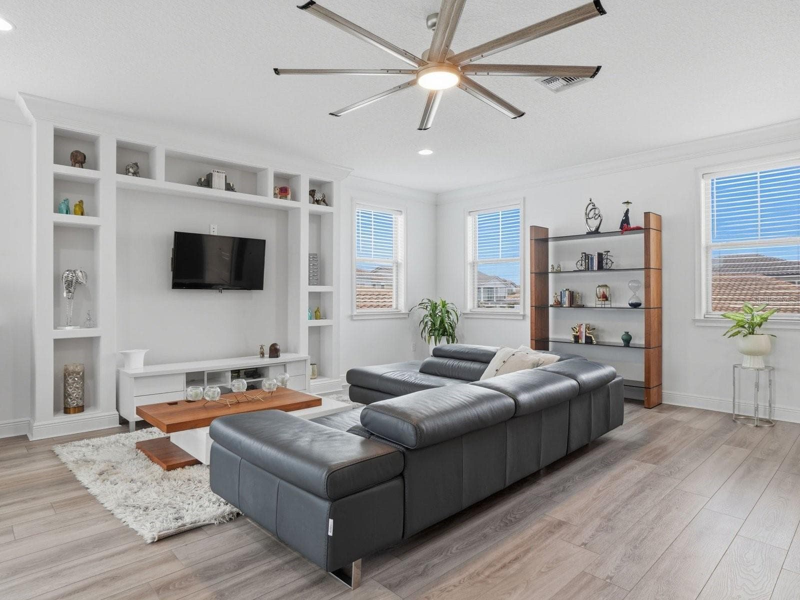 Built-ins - 9448 MERE PKWY, ORLANDO