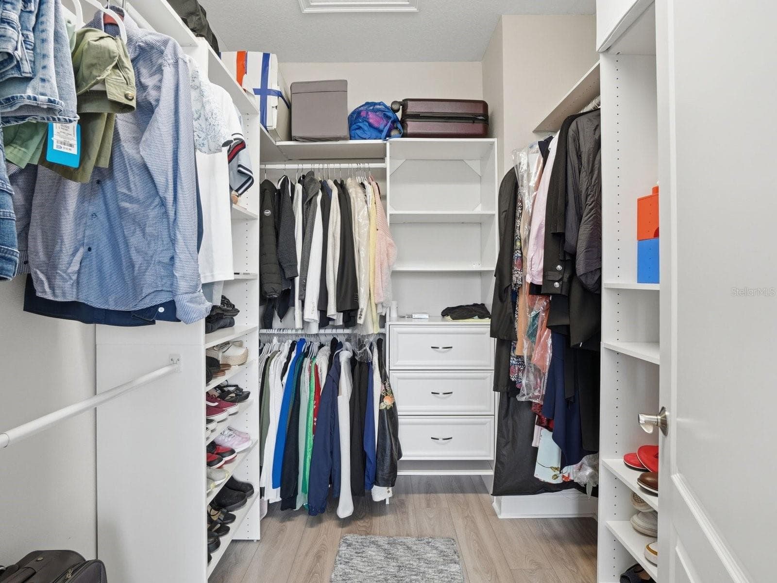 Walk-in Closet - 9448 MERE PKWY, ORLANDO