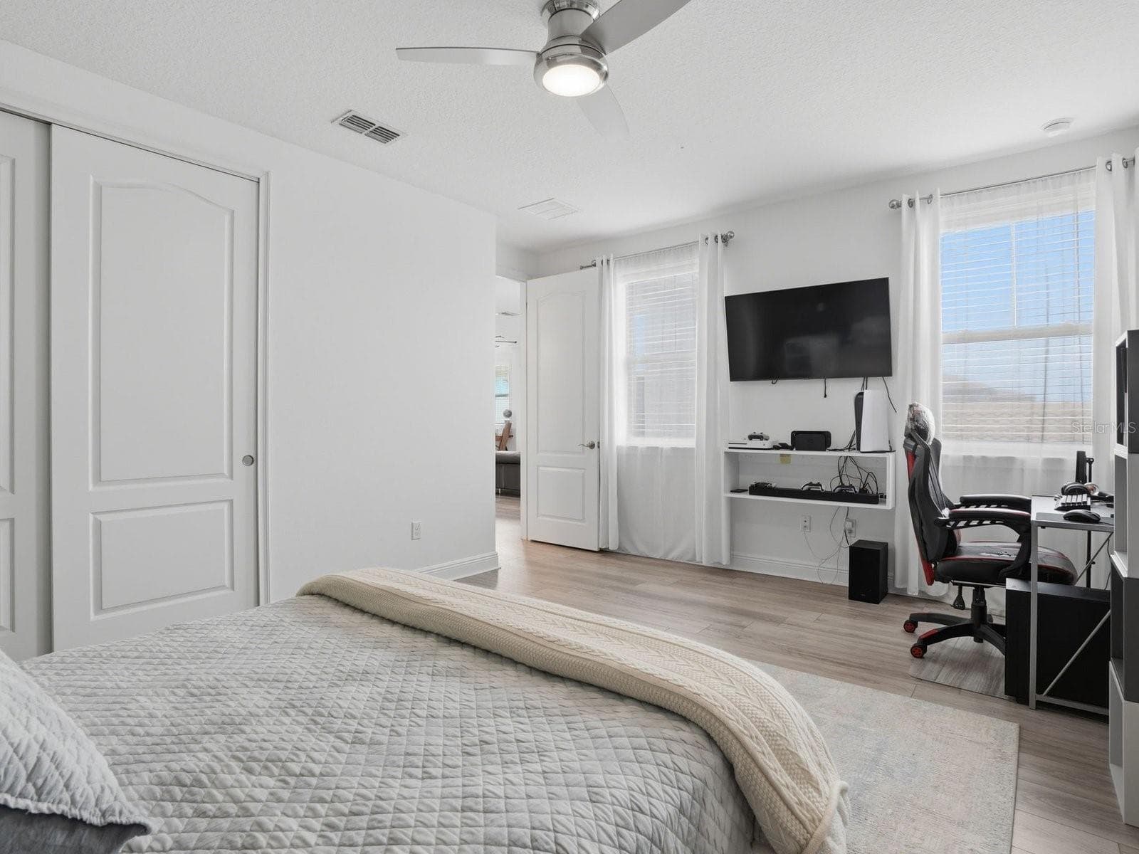 Natural light - 9448 MERE PKWY, ORLANDO