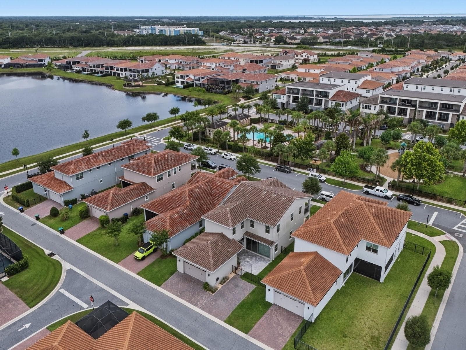 Beautiful water view walking trails - 9448 MERE PKWY, ORLANDO