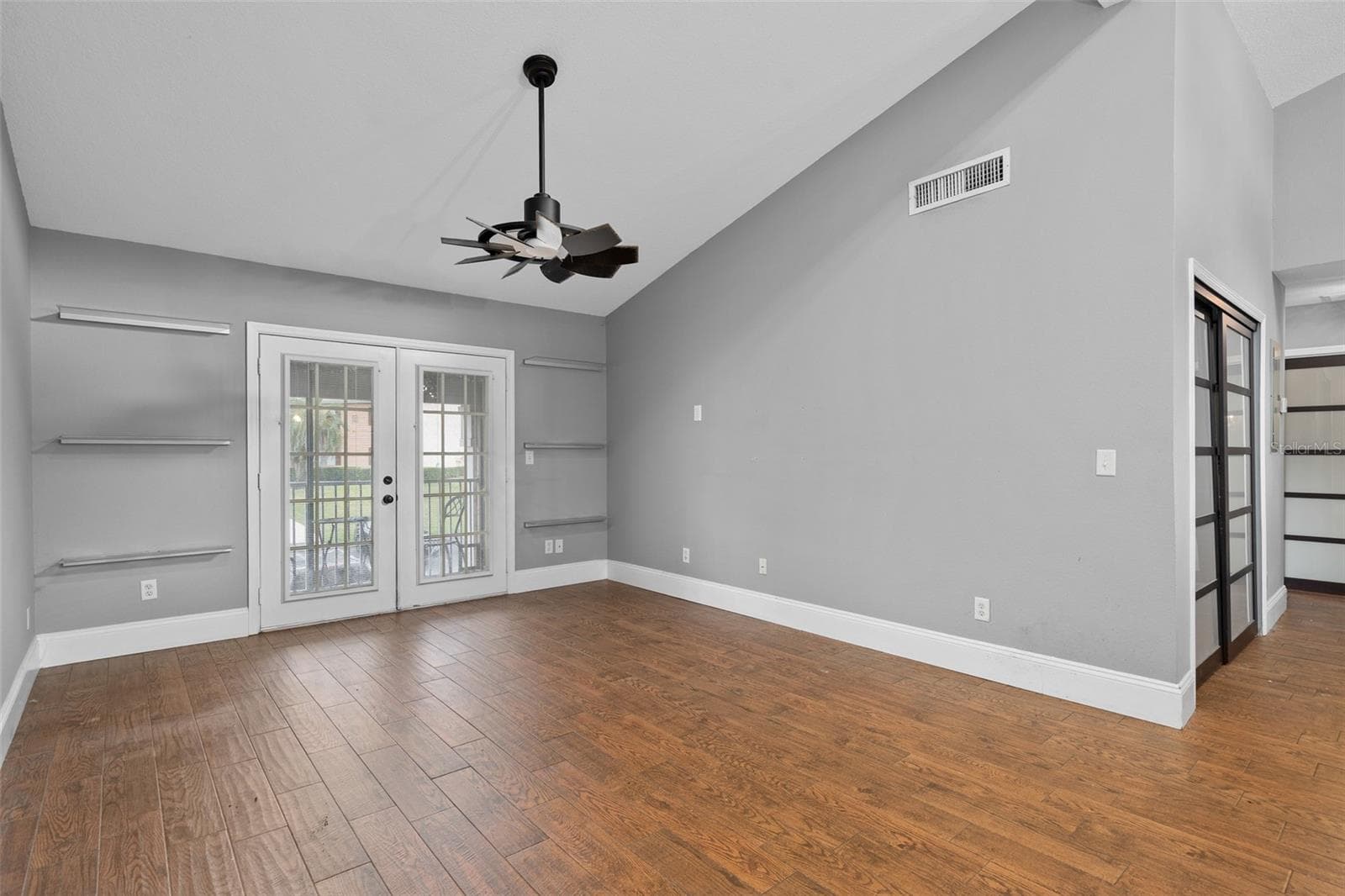 Condominium at 155 N PEARL LAKE CSWY #208, ALTAMONTE SPRINGS, photo 5 of 29
