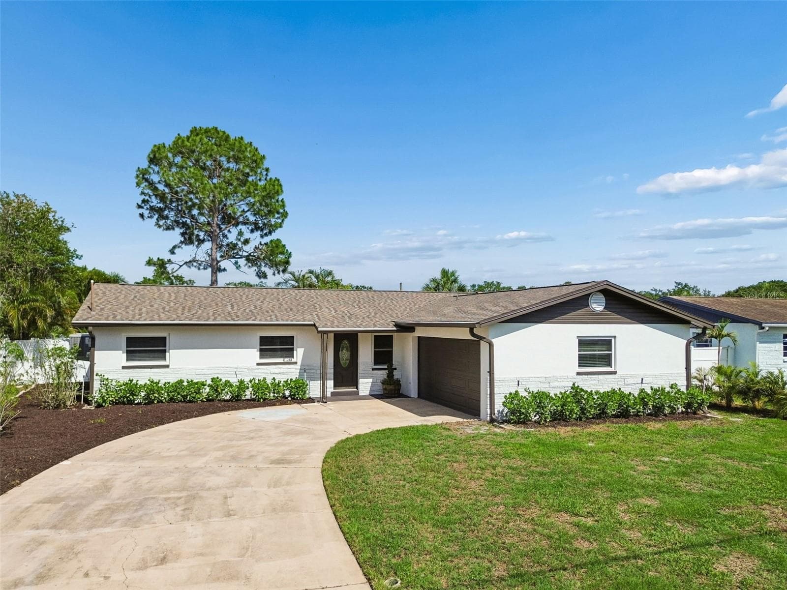Single Family Residence at 6003 TAMPA SHORES BLVD, TAMPA, photo 2 of 67