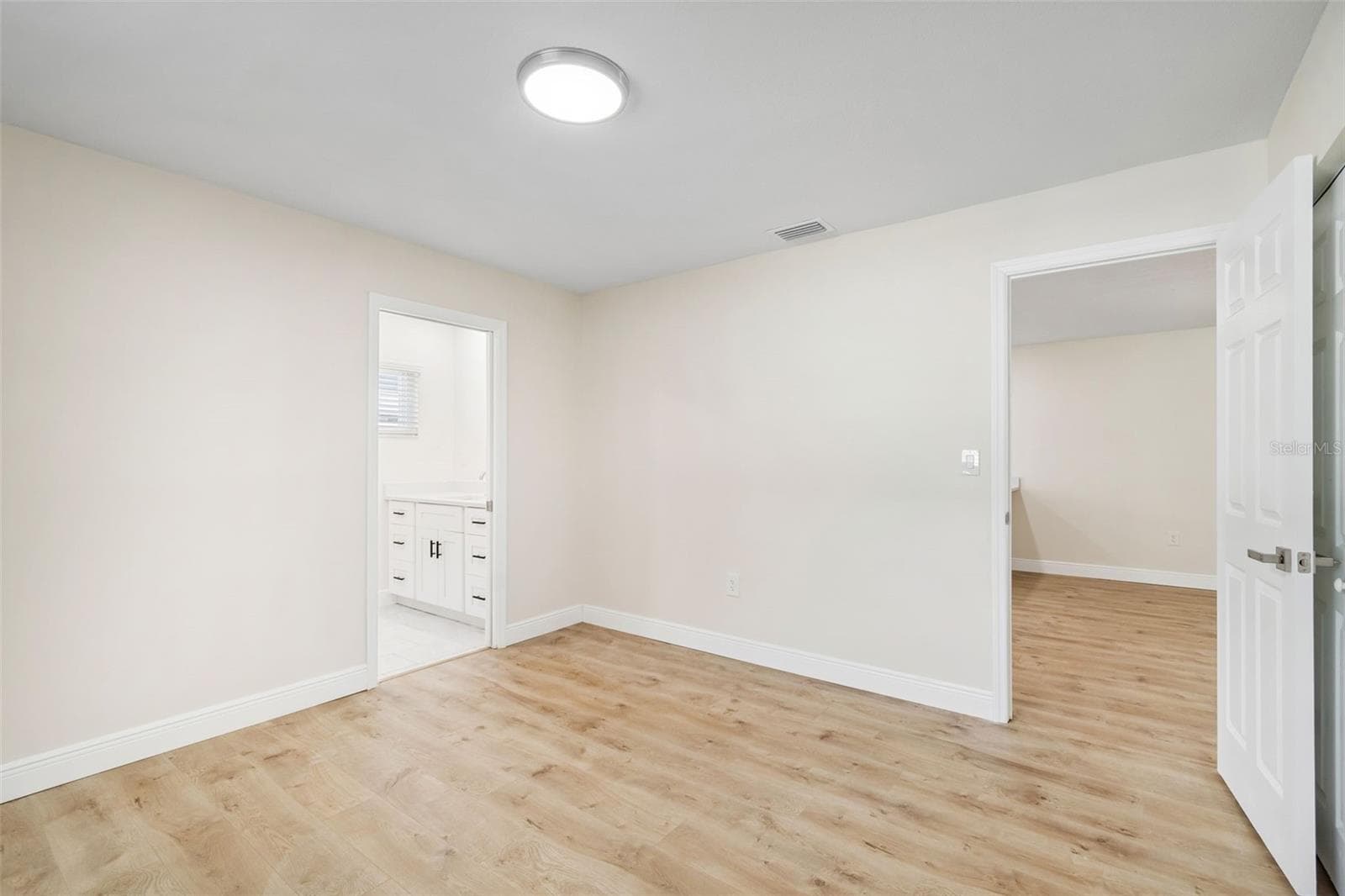 Single Family Residence at 6003 TAMPA SHORES BLVD, TAMPA, photo 9 of 67