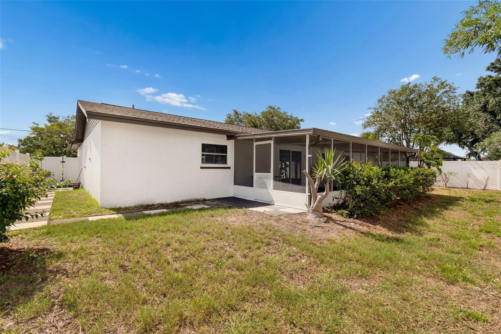 Single Family Residence at 6003 TAMPA SHORES BLVD, TAMPA, photo 17 of 67