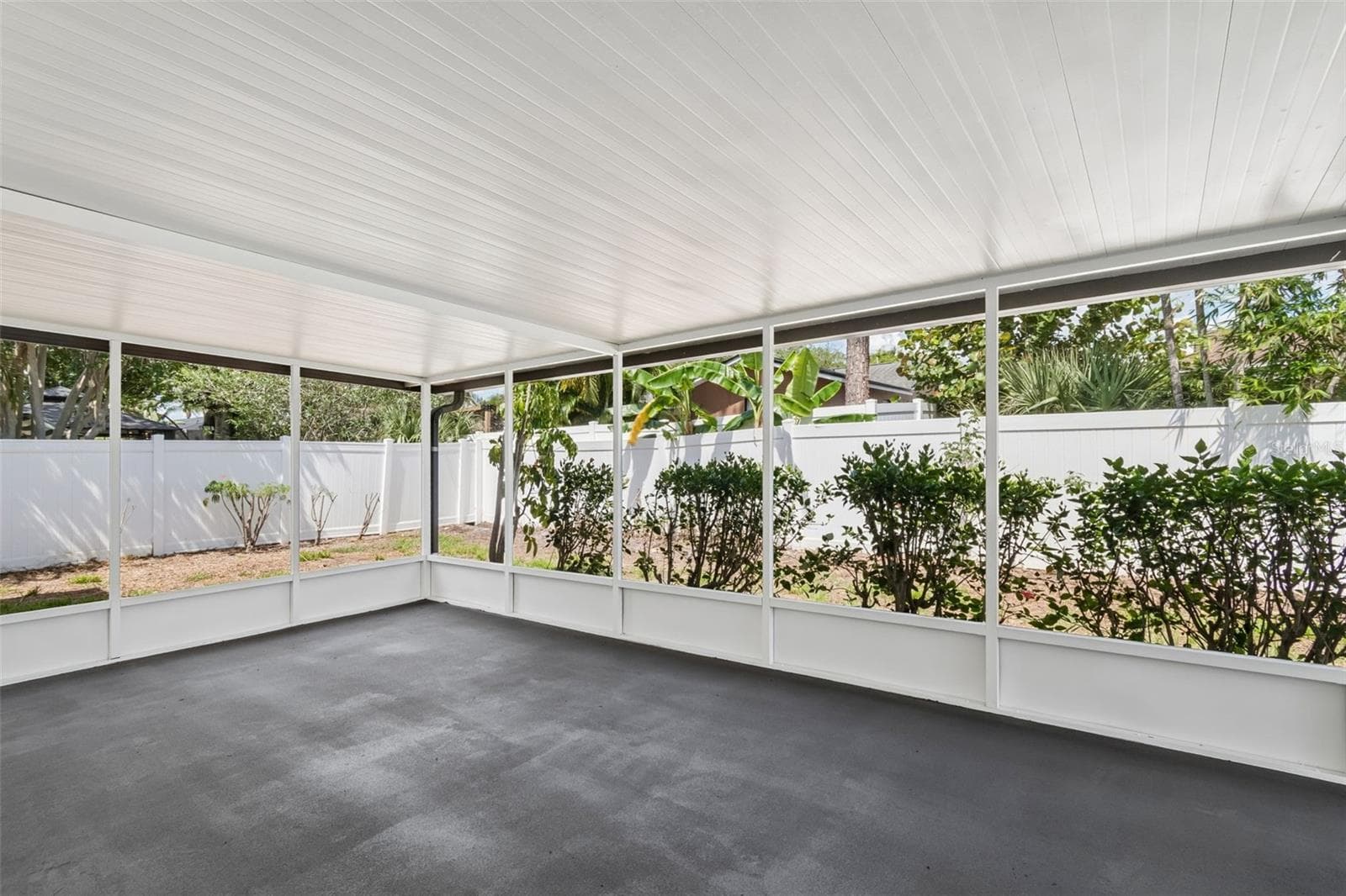 Single Family Residence at 6003 TAMPA SHORES BLVD, TAMPA, photo 18 of 67