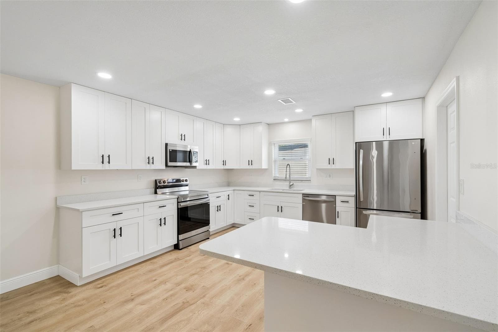 Single Family Residence at 6003 TAMPA SHORES BLVD, TAMPA, photo 38 of 67