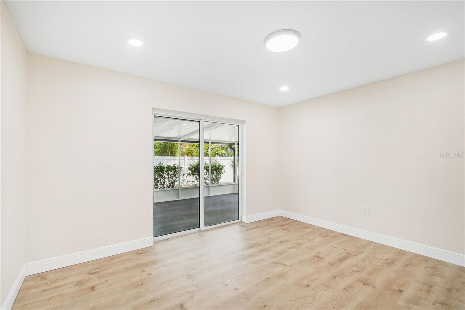 Single Family Residence at 6003 TAMPA SHORES BLVD, TAMPA, photo 42 of 67