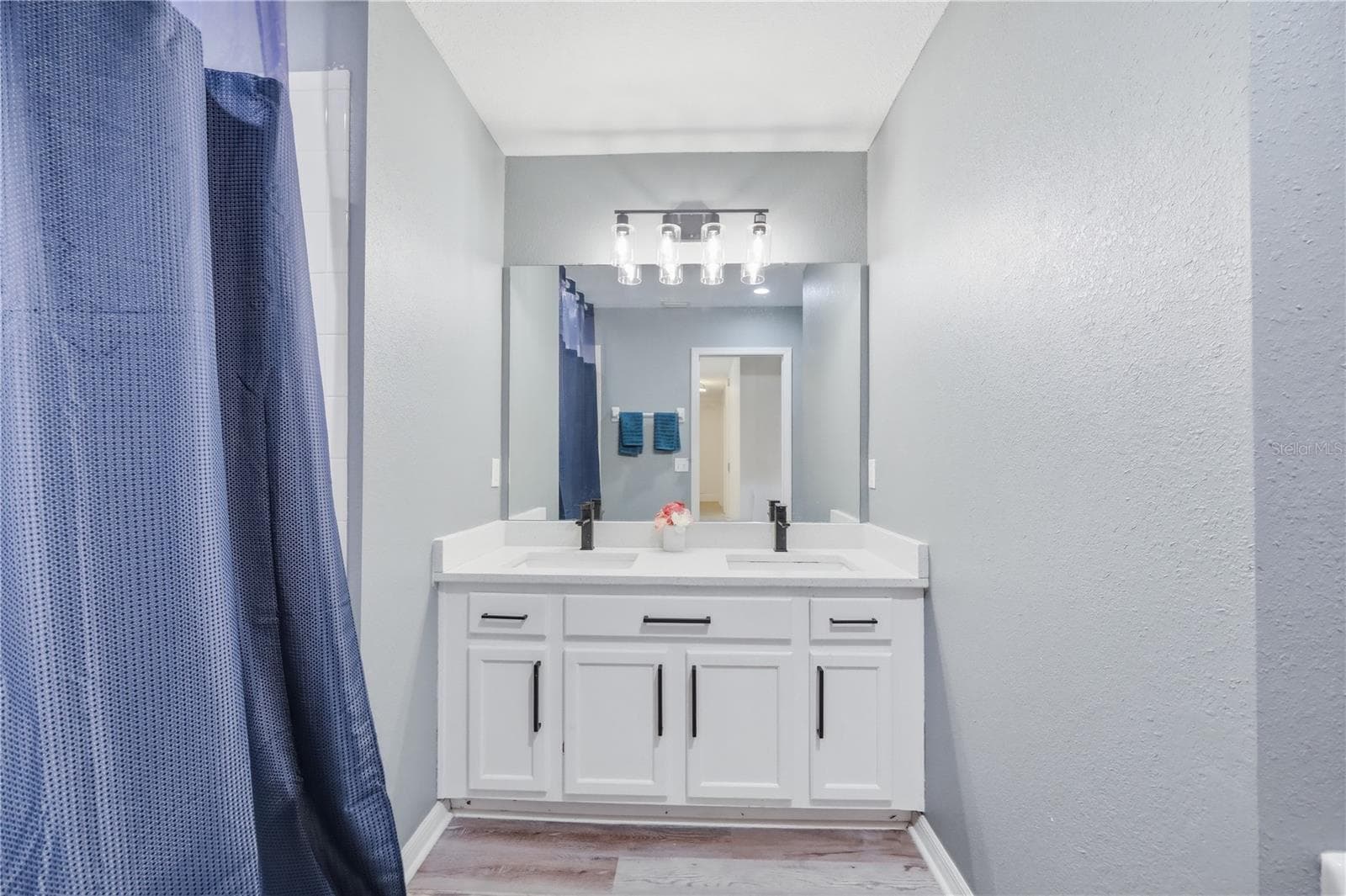 Upstairs Bathroom - 3097 BUCKEYE POINTE DR, WINTER HAVEN