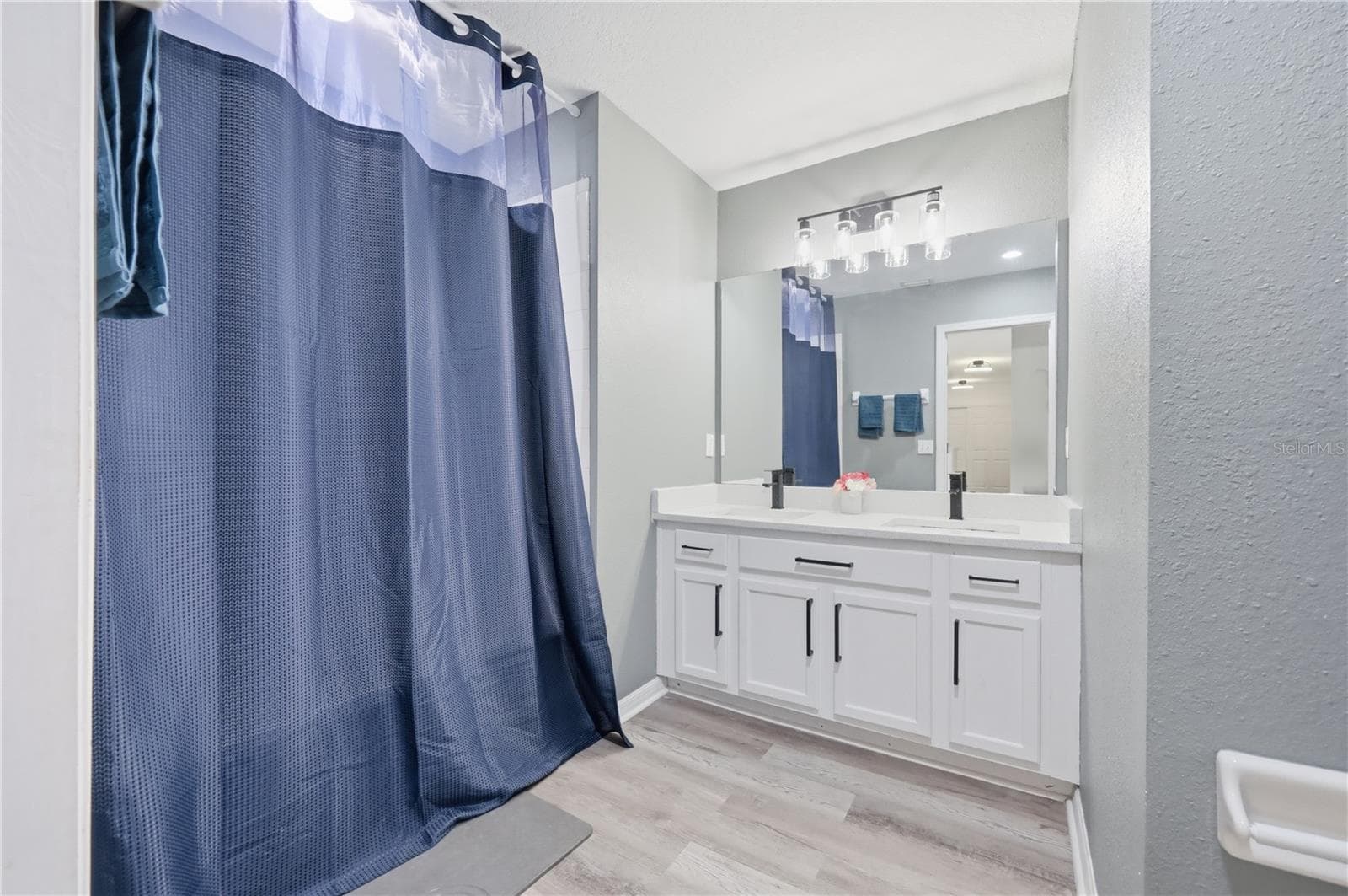 Upstairs Bathroom - 3097 BUCKEYE POINTE DR, WINTER HAVEN