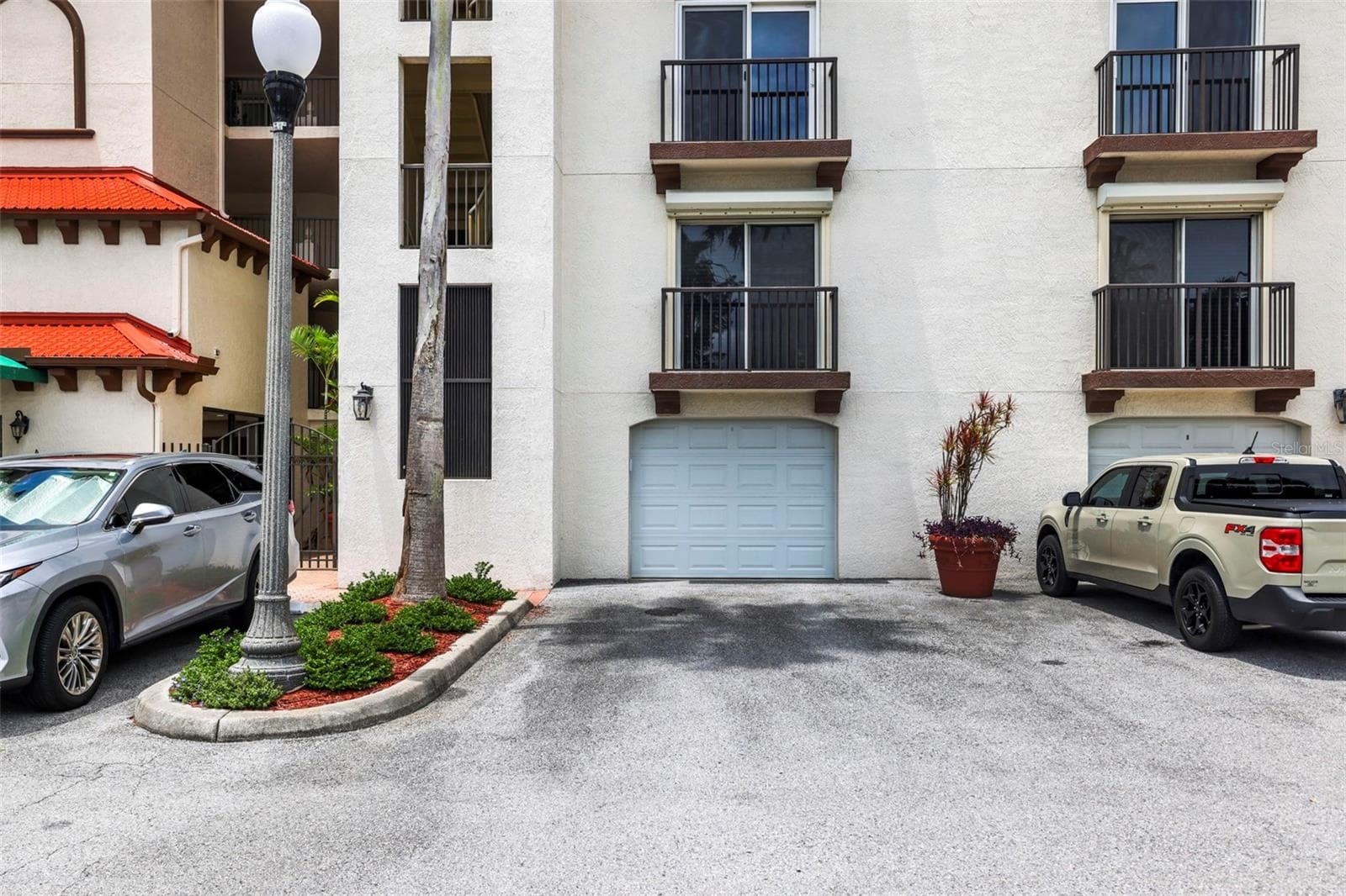 1 Car Garage - 200 121ST AVE #103, TREASURE ISLAND