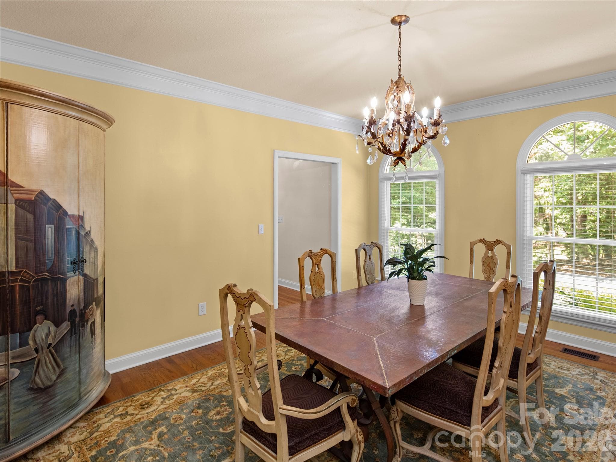 Formal dining room with crown molding - 105 Braeside Circle, Asheville